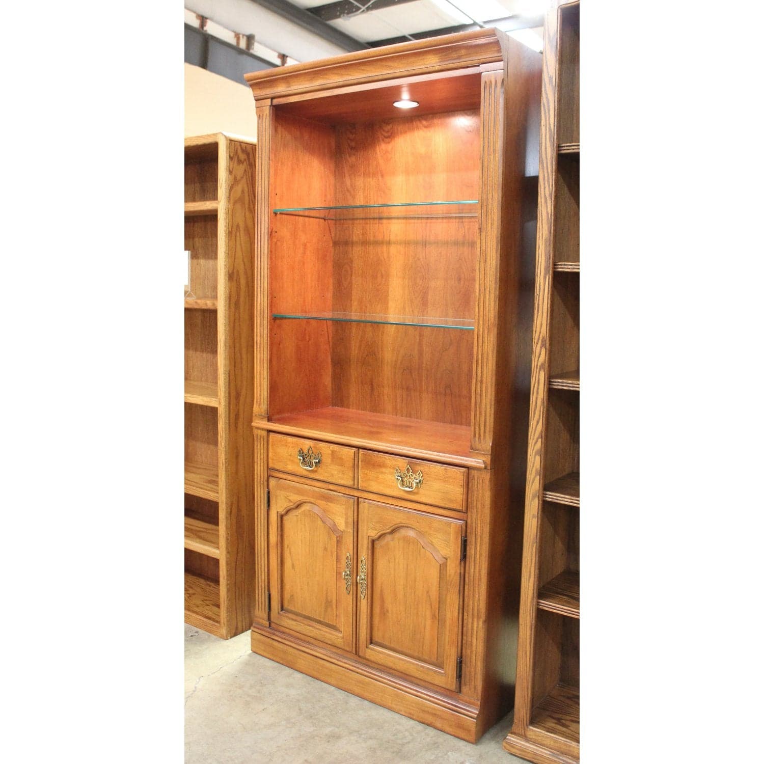 Thomasville Display Shelf w/Cabinet - Thumbnail 3