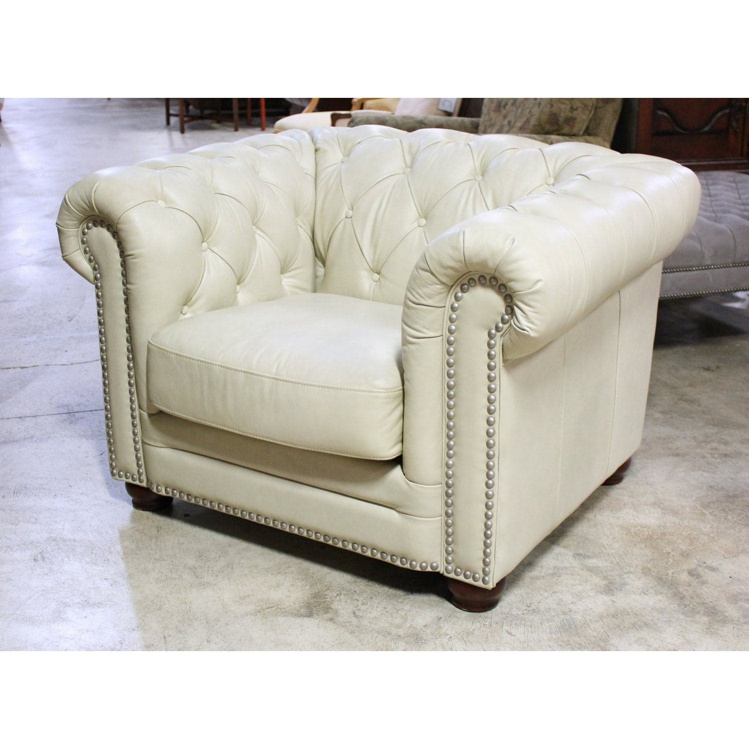 Bone Leather Chesterfield Club Chair - Bone - Thumbnail 3