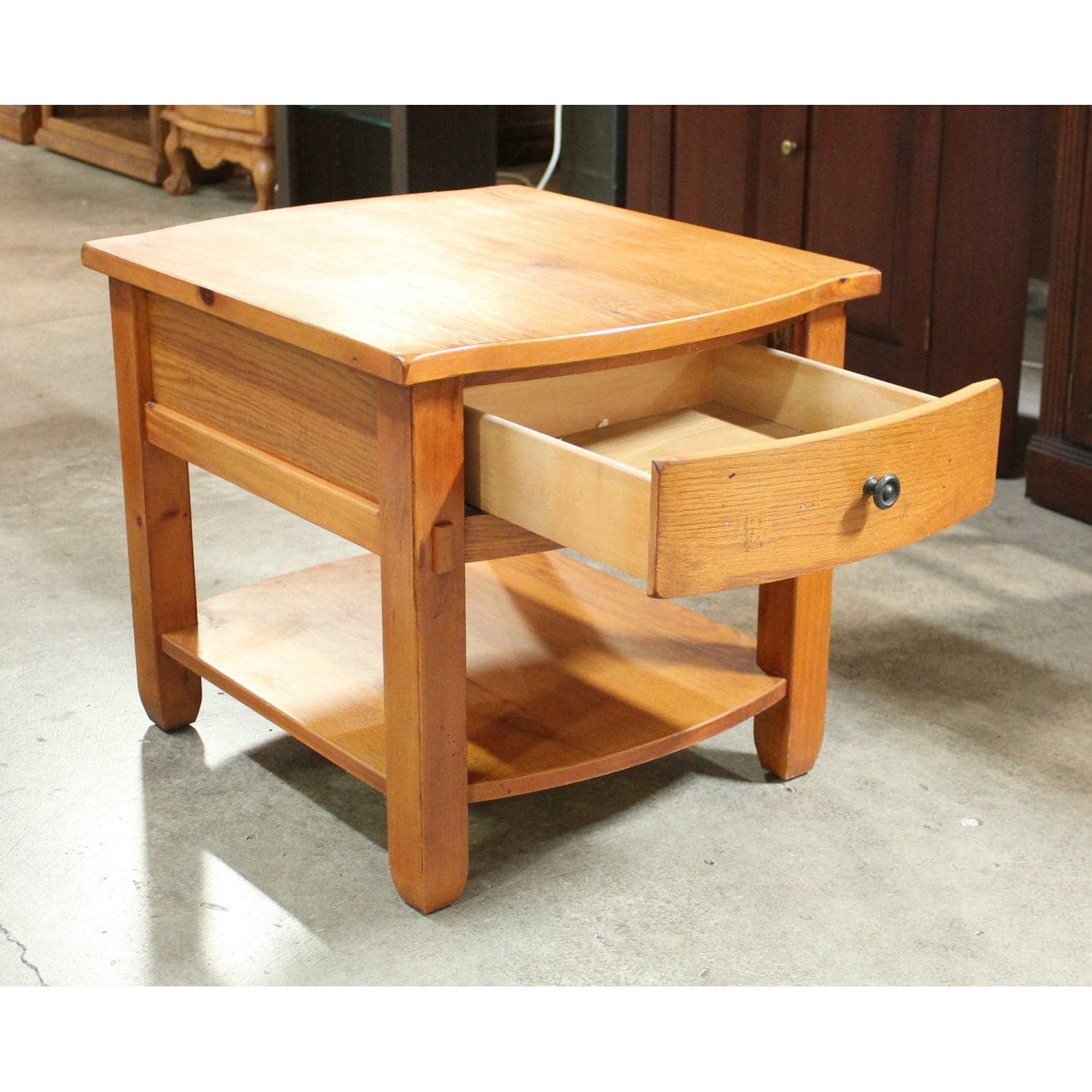 Broyhill End Table w/Drawer - Thumbnail 4