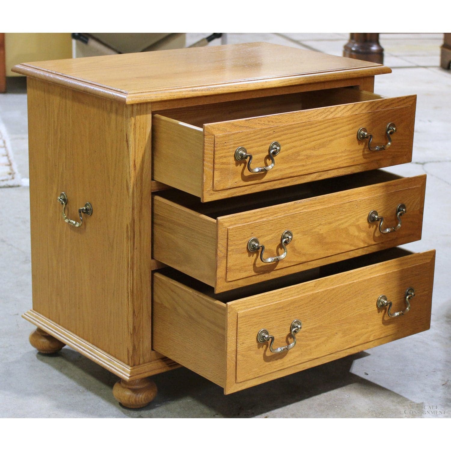 Ethan Allen Oak 3 Drawer Accent Chest - Thumbnail 2