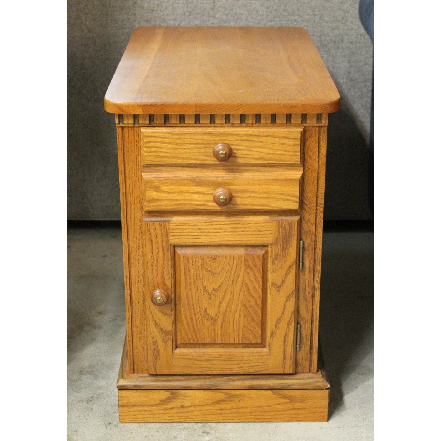 Oak End Table w/Magazine Rack - Honey - Thumbnail 2