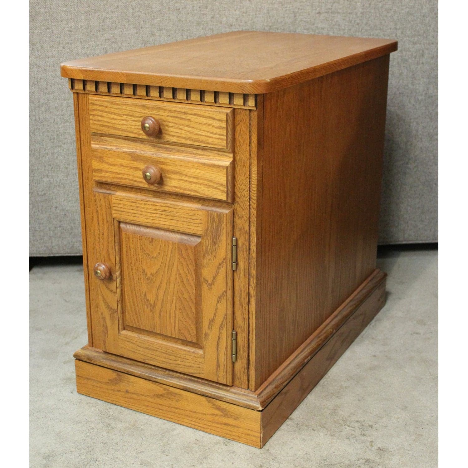 Oak End Table w/Magazine Rack - Honey - Thumbnail 3