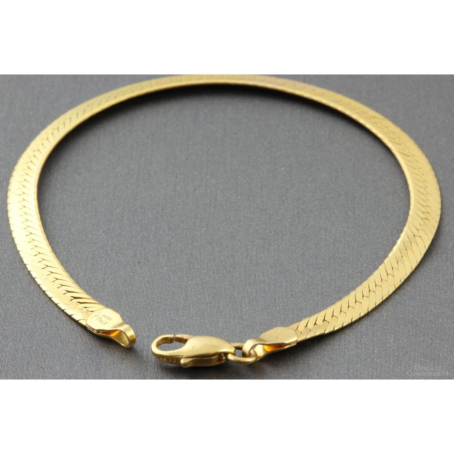 14K Yellow Gold 5mm(w) Flat Herringbone Chain Bracelet - 7 in - Thumbnail 2
