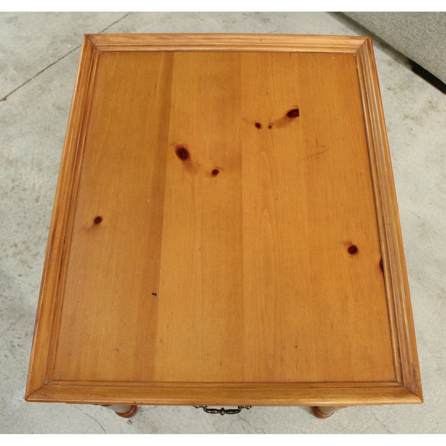 Broyhill Pine End Table - Thumbnail 5