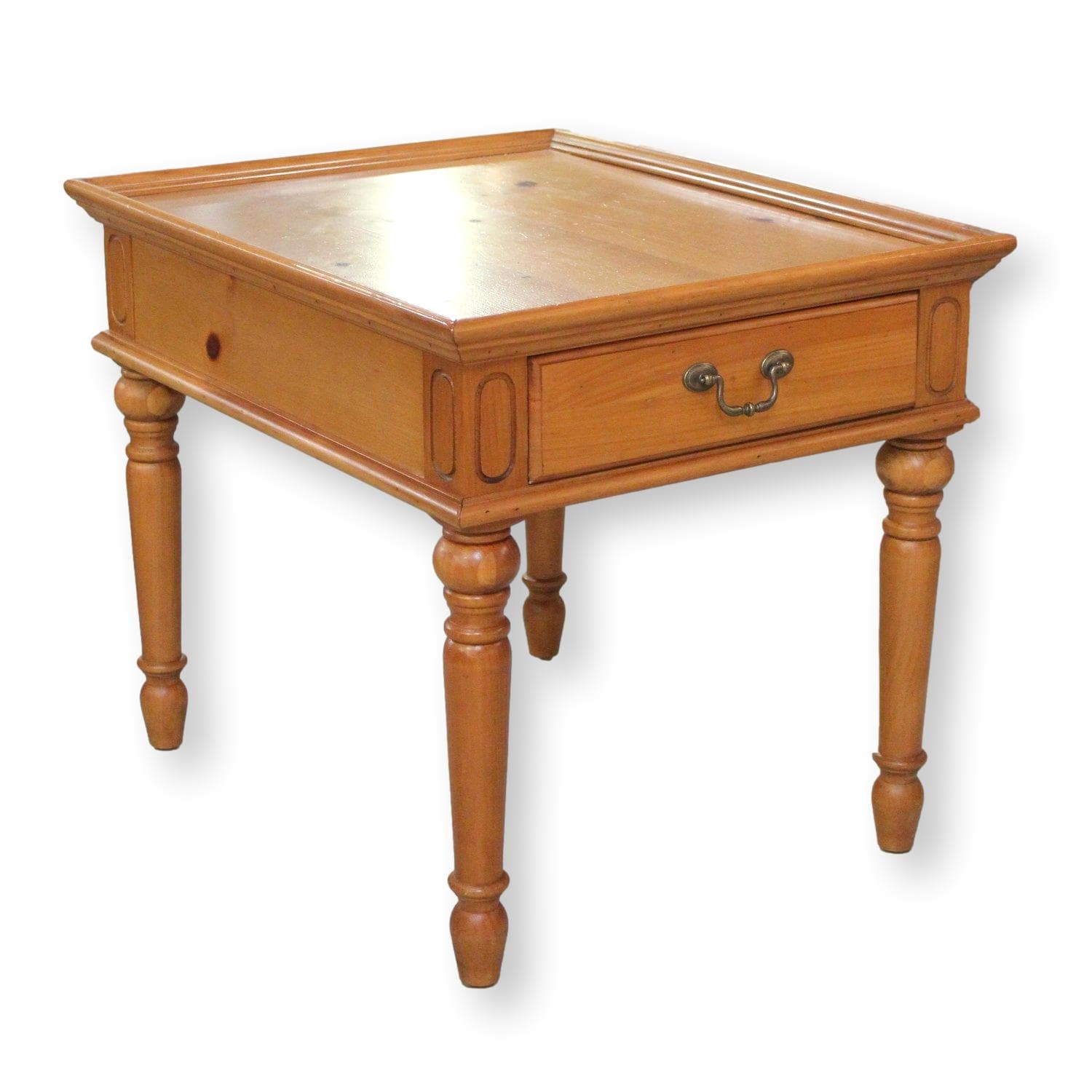 Broyhill Pine End Table - Image 1
