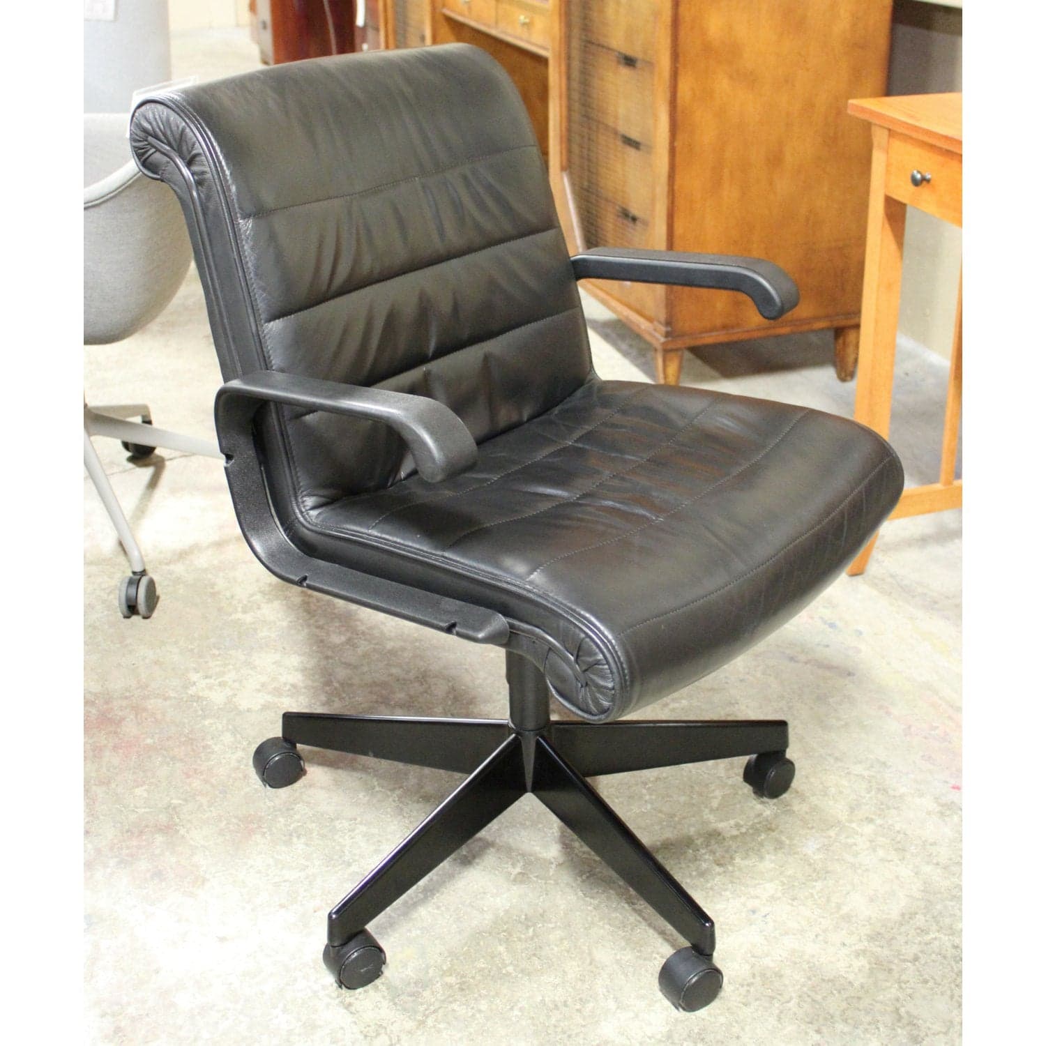 Knoll 'Sapper' Leather Executive Office Chair - Black - Thumbnail 2
