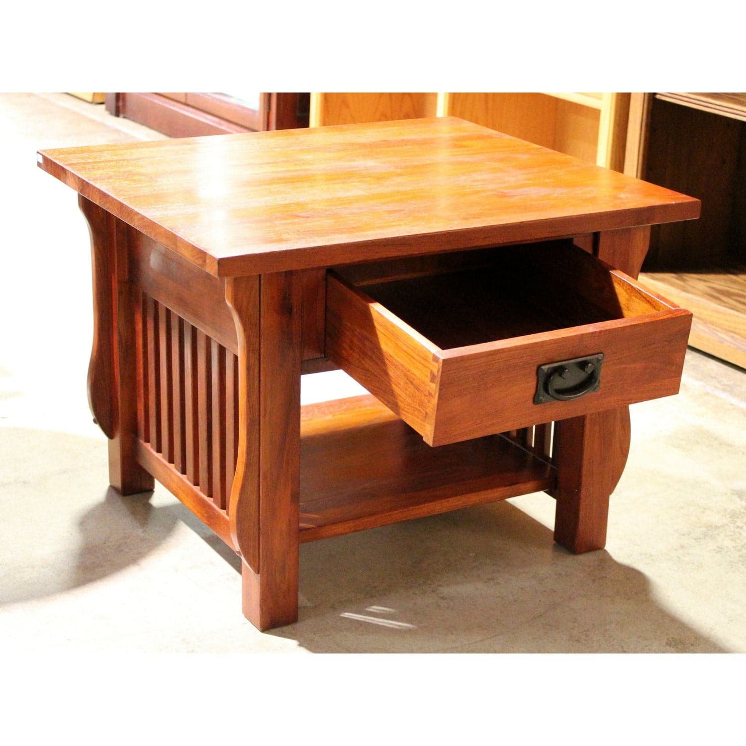 America the Beautiful Dreamer Mission Style End Table - Thumbnail 3