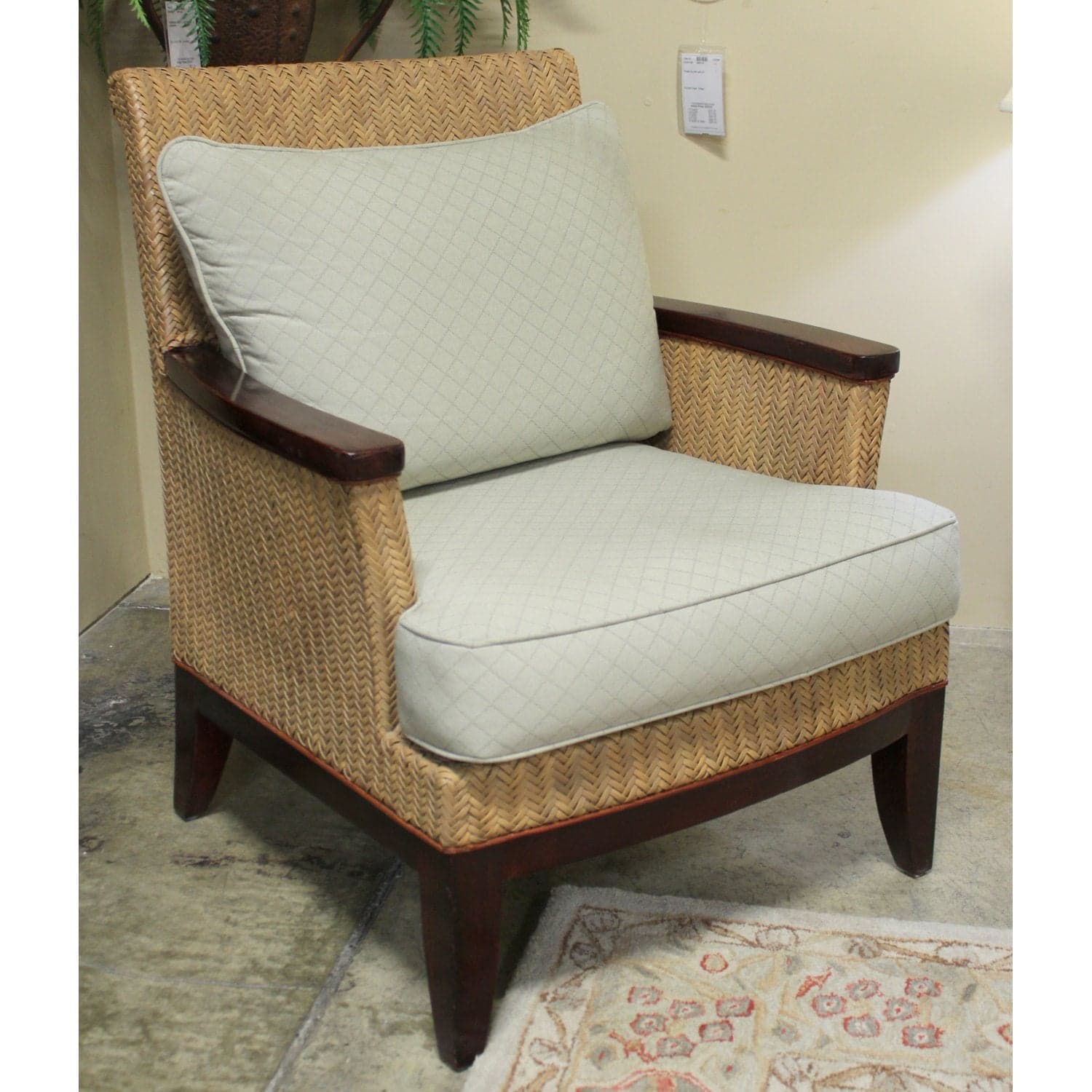 Wicker Chair w/Ottoman - Thumbnail 5