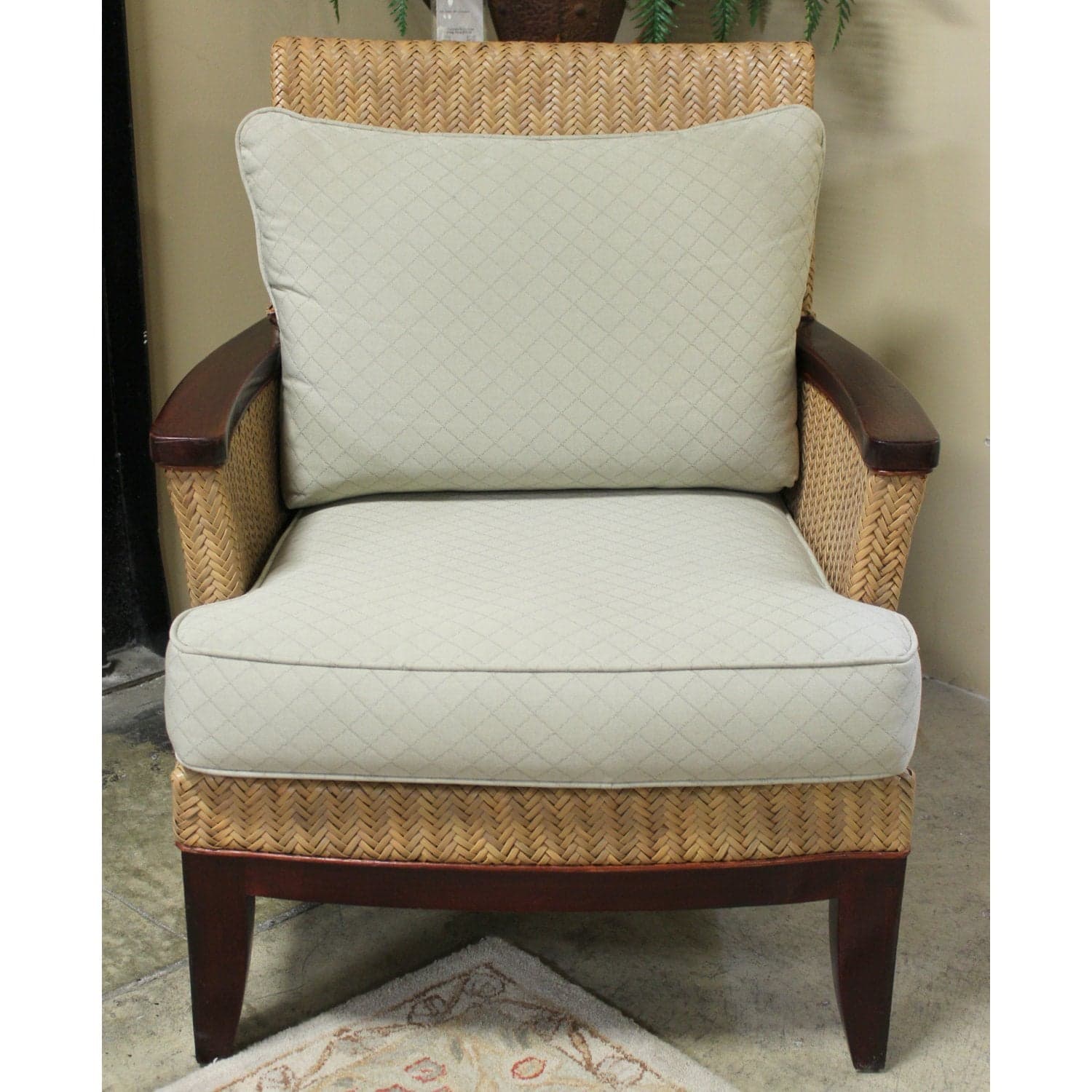 Wicker Chair w/Ottoman - Thumbnail 4