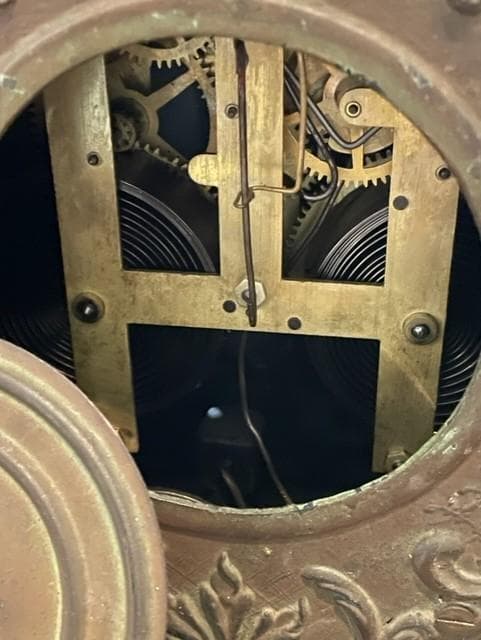 French Mantel 19th Century Clock Sculpture w Key JS45-10764 - Thumbnail 6