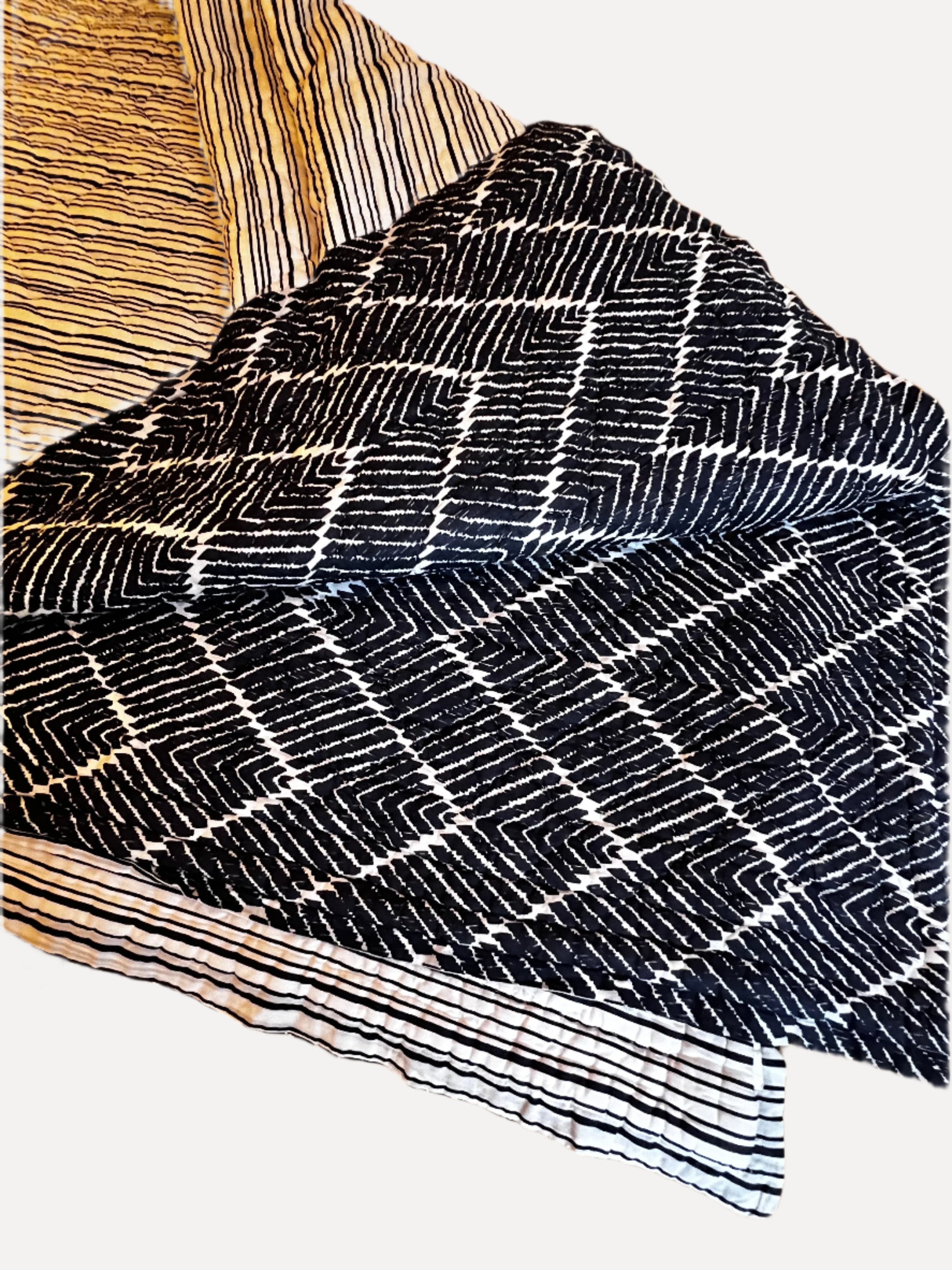 John Robshaw Blue & White Reversible Queen Quilt JB240-49 - Image 1