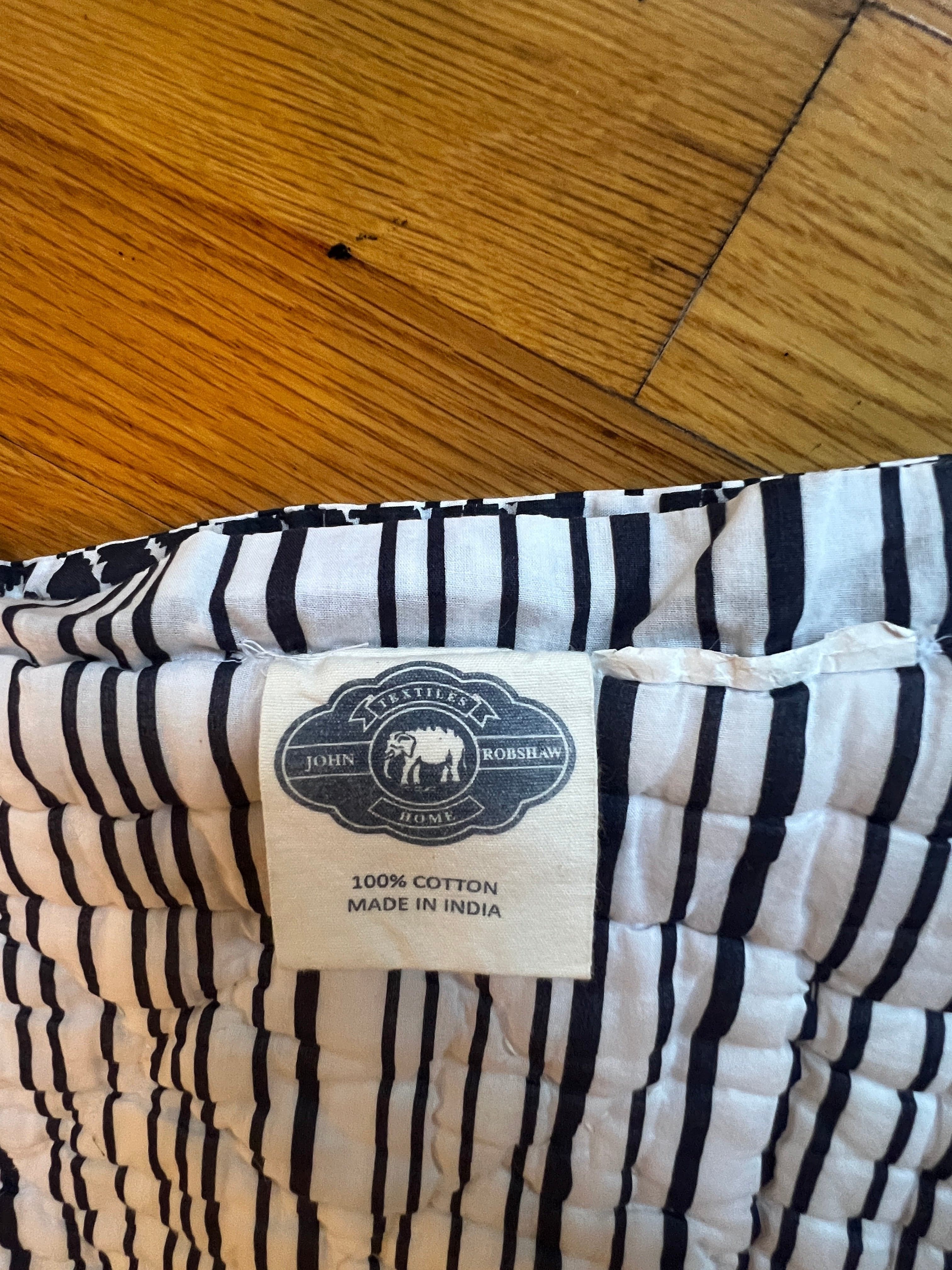 John Robshaw Blue & White Reversible Queen Quilt JB240-49 - Thumbnail 3