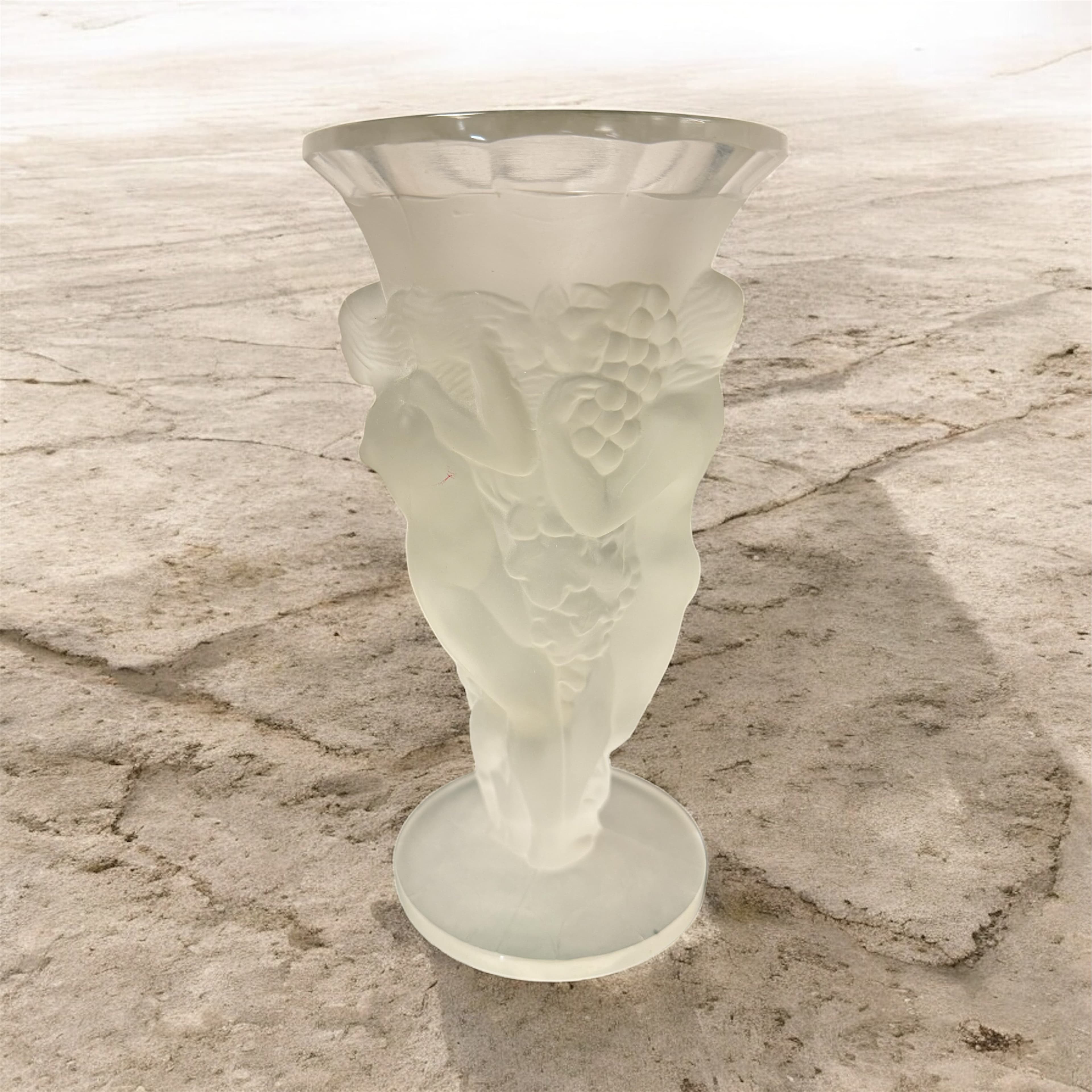 Bohemia Desna Grape Harvest Nude Vase HR23 - Image 1