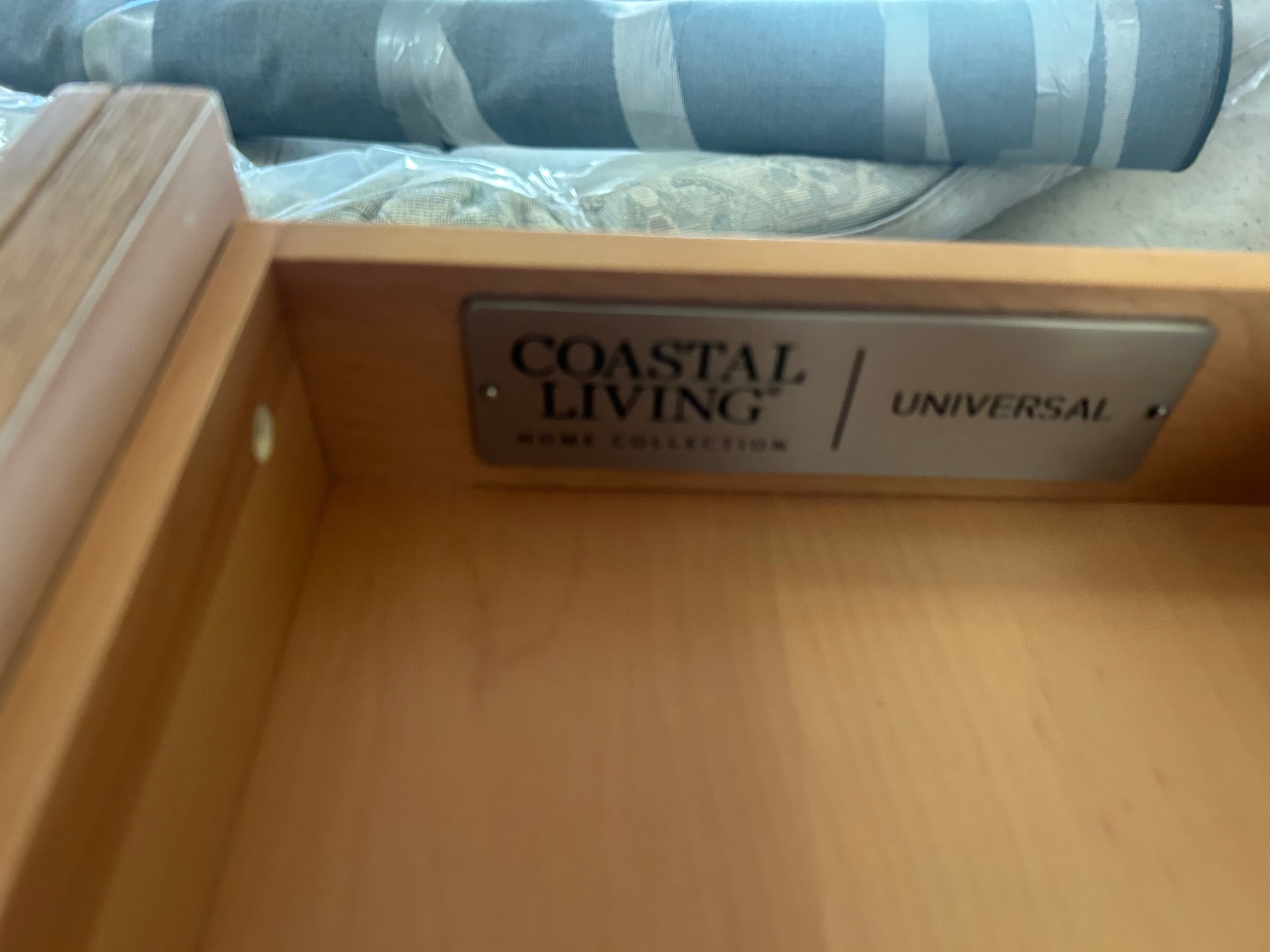 Coastal Living Knotty Oak Finish Rosalie Nightstand FFE-1199 - Thumbnail 4