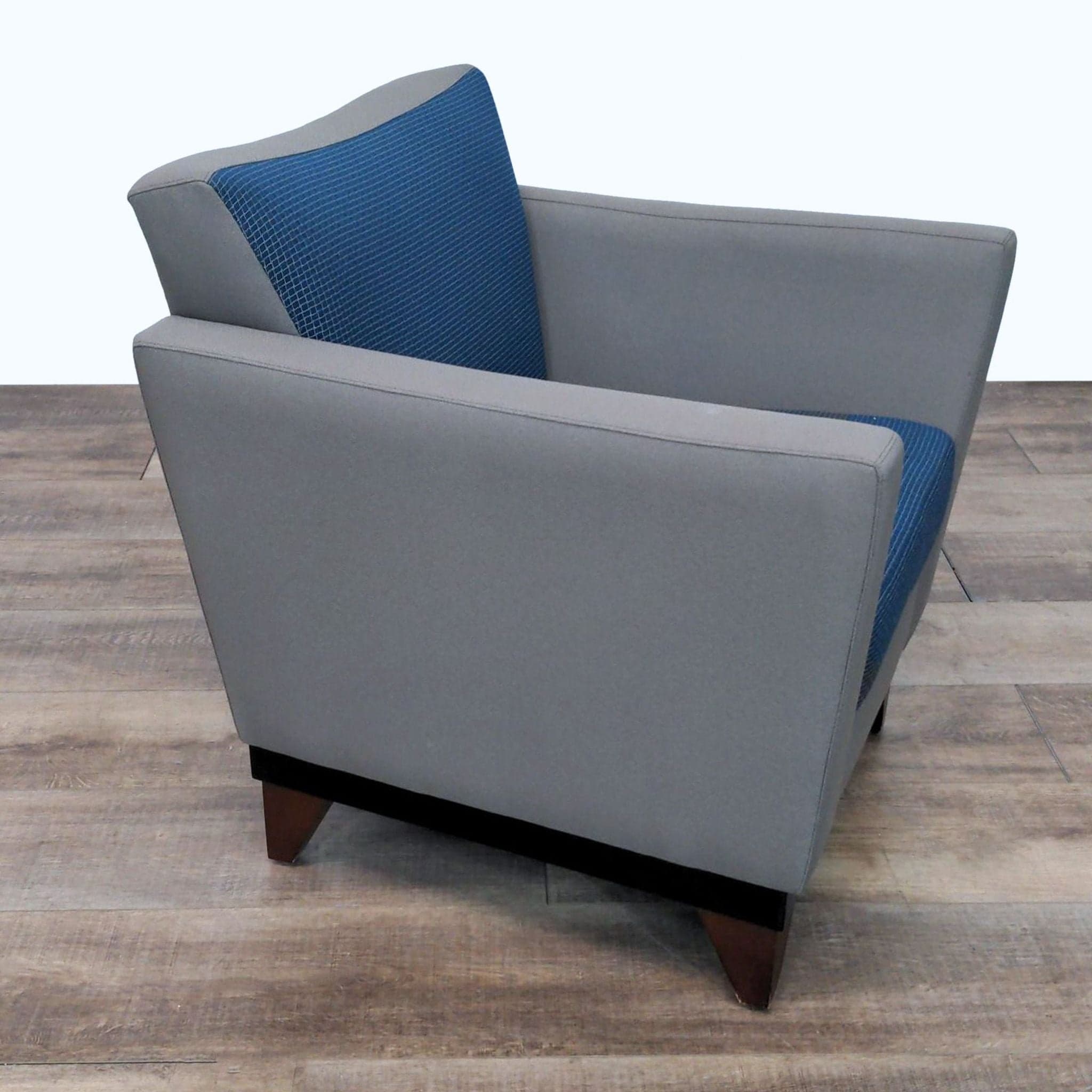 Huddle Commercial Grade Office Chair by Arcadia Chair Company - Thumbnail 2