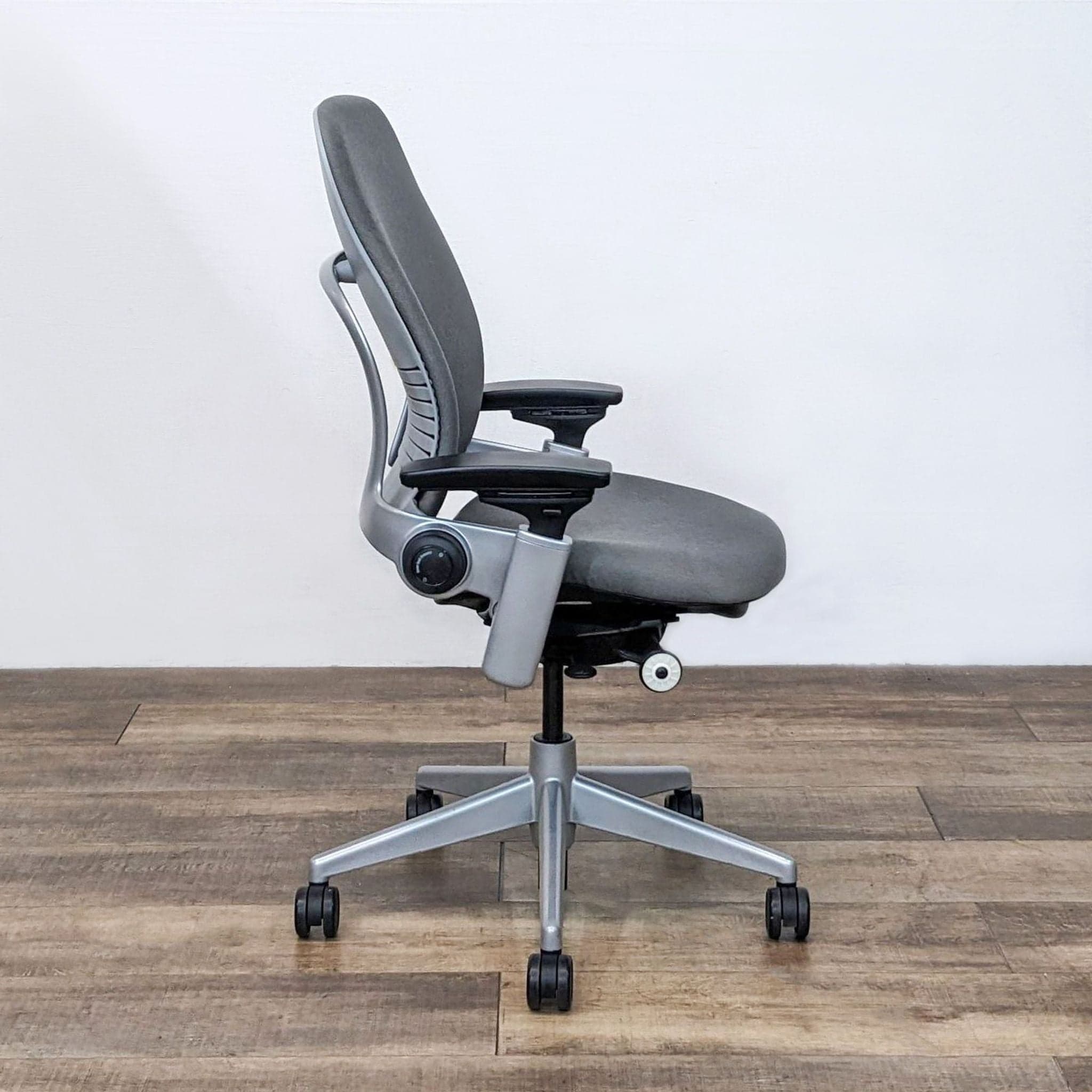 Steelcase Leap Ergonomic Office Chair - Thumbnail 2