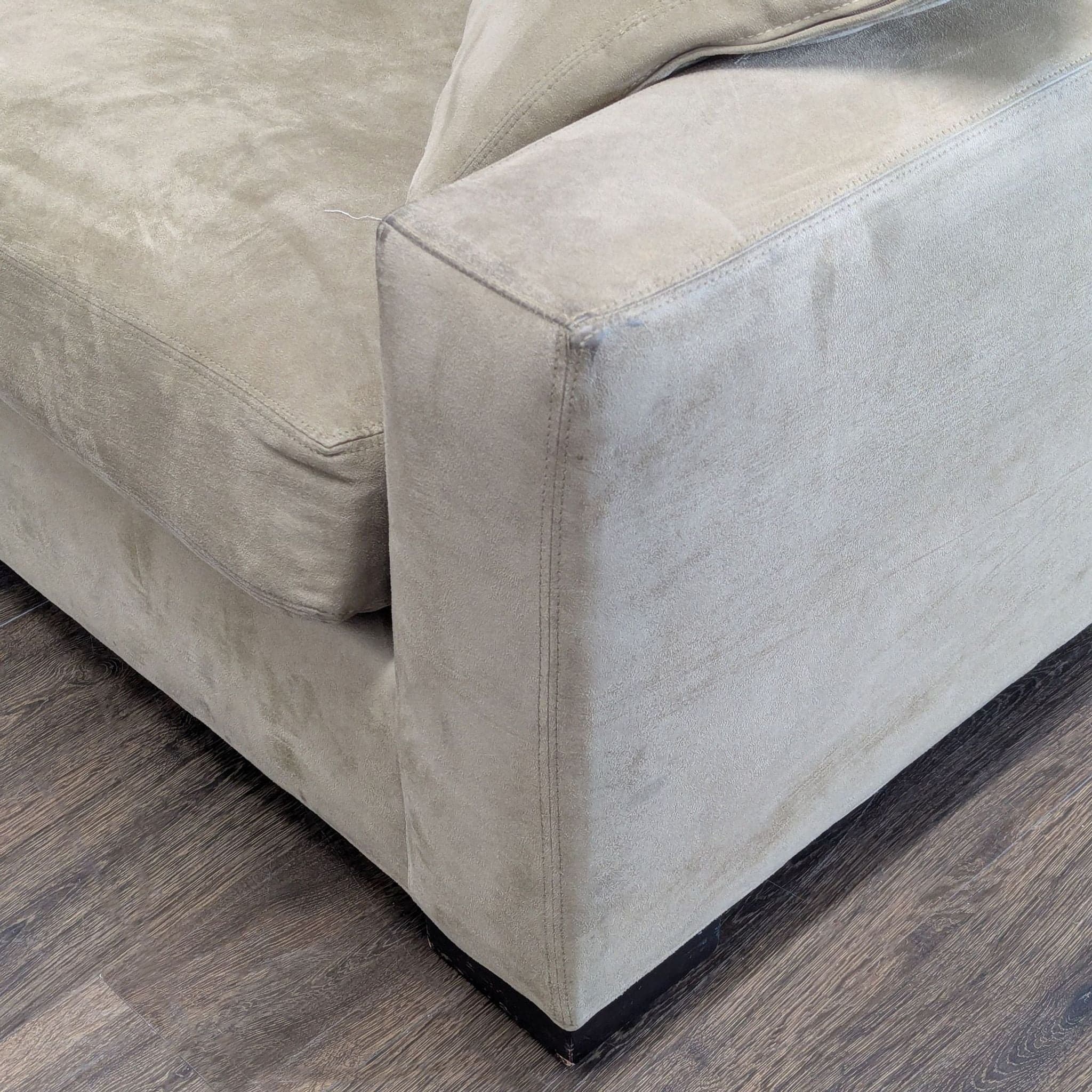 Room & Board Sectional Sofa – Spacious and Comfortable - Thumbnail 4