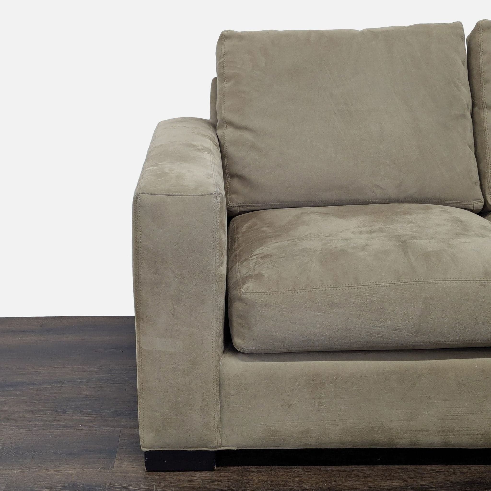 Room & Board Sectional Sofa – Spacious and Comfortable - Thumbnail 6