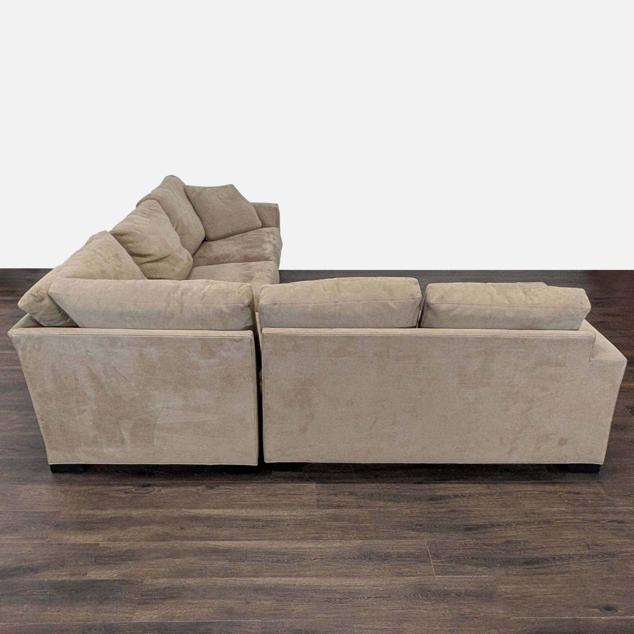 Room & Board Sectional Sofa – Spacious and Comfortable - Thumbnail 10