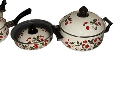 VINTAGE 17-Piece COMPLETE Set SHEFFIELD Enamelware STRAWBERRIES N CREAM Cookware - Thumbnail 4
