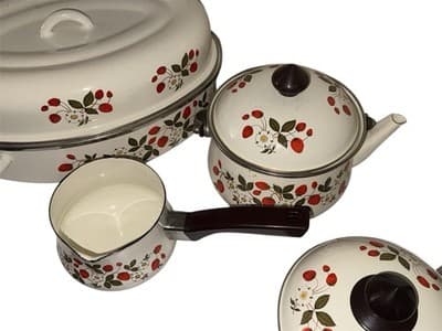 VINTAGE 17-Piece COMPLETE Set SHEFFIELD Enamelware STRAWBERRIES N CREAM Cookware - Thumbnail 7