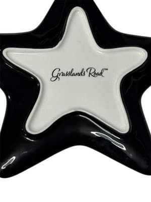 Grasslands Road Black And White Star Christmas Plate Horse And Sley Mistletoe - Thumbnail 4