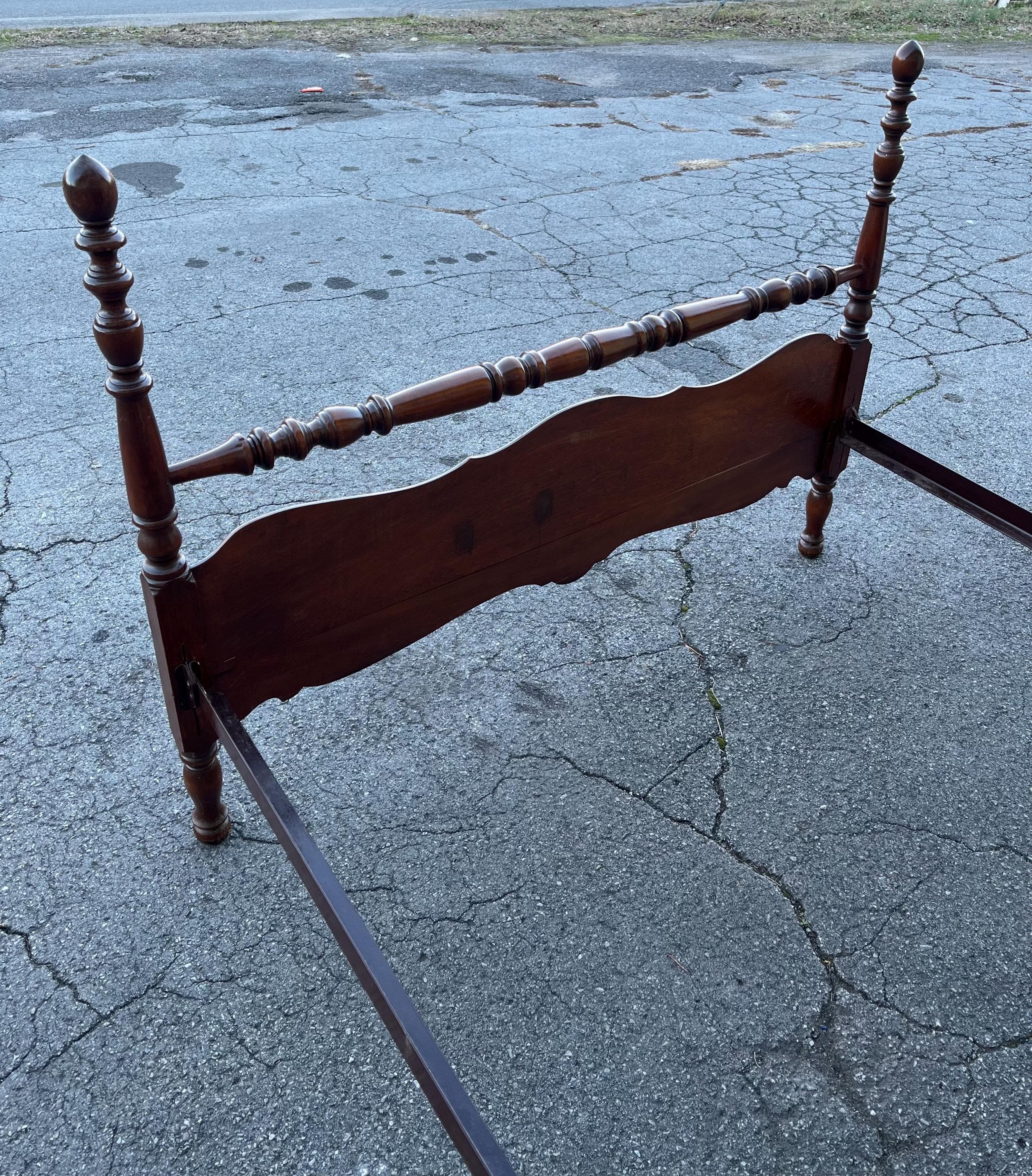 Depression Era Full Size Poster Bed - Thumbnail 4