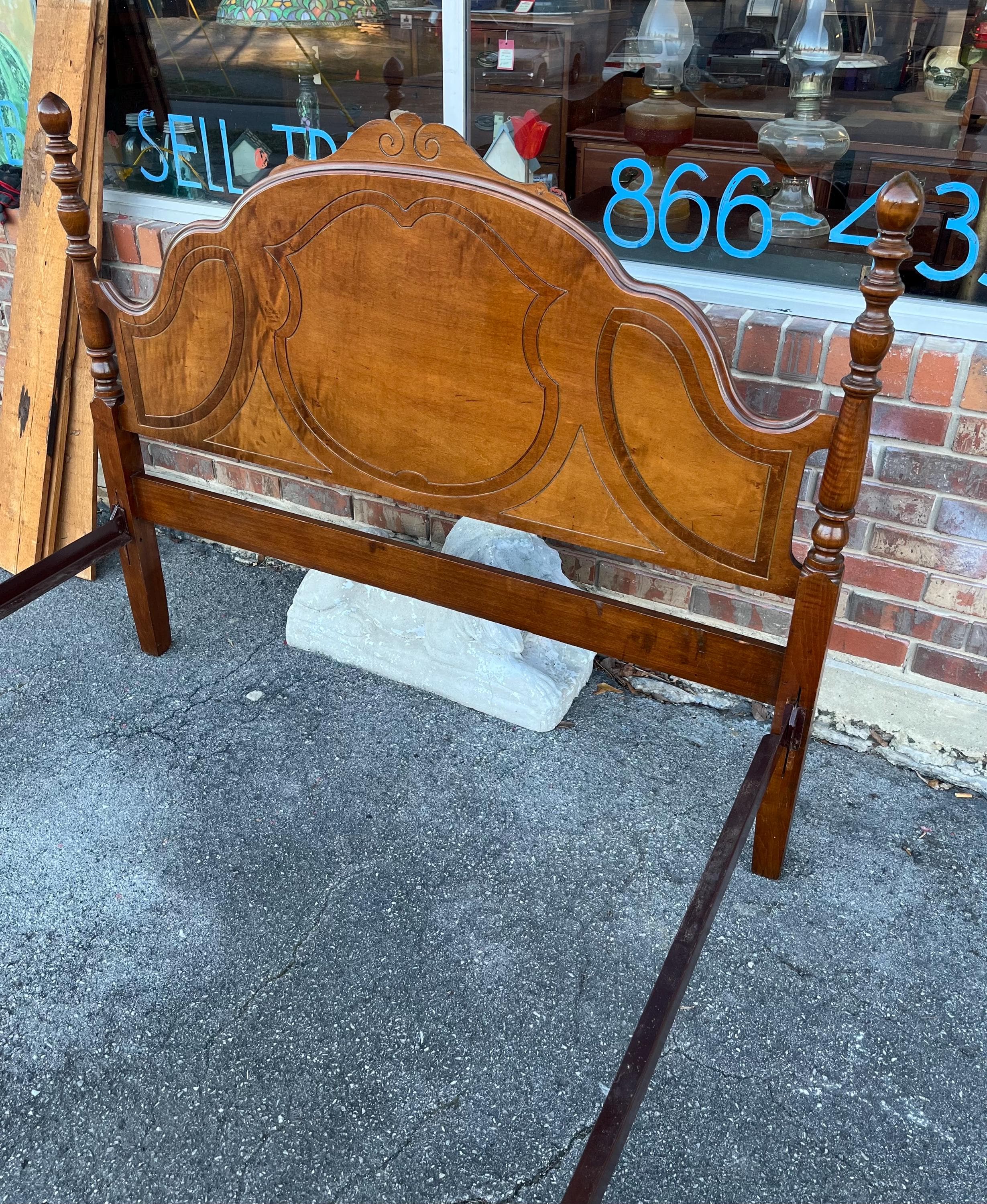 Depression Era Full Size Poster Bed - Thumbnail 3