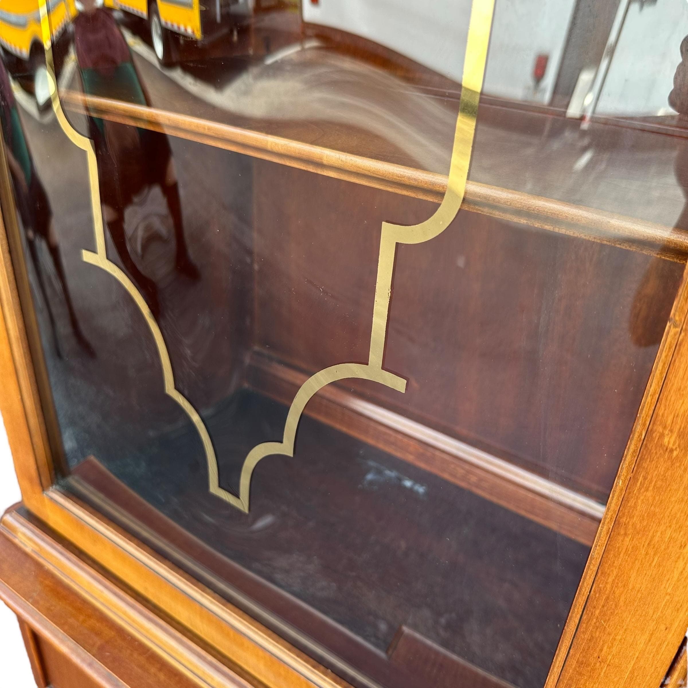 Vintage Cabinet with Gold Pagoda Bubble Glass Doors & Skeleton Key - Georgian Style Wood Butler’s Hutch Breakfront China Domed Display Case - Thumbnail 7