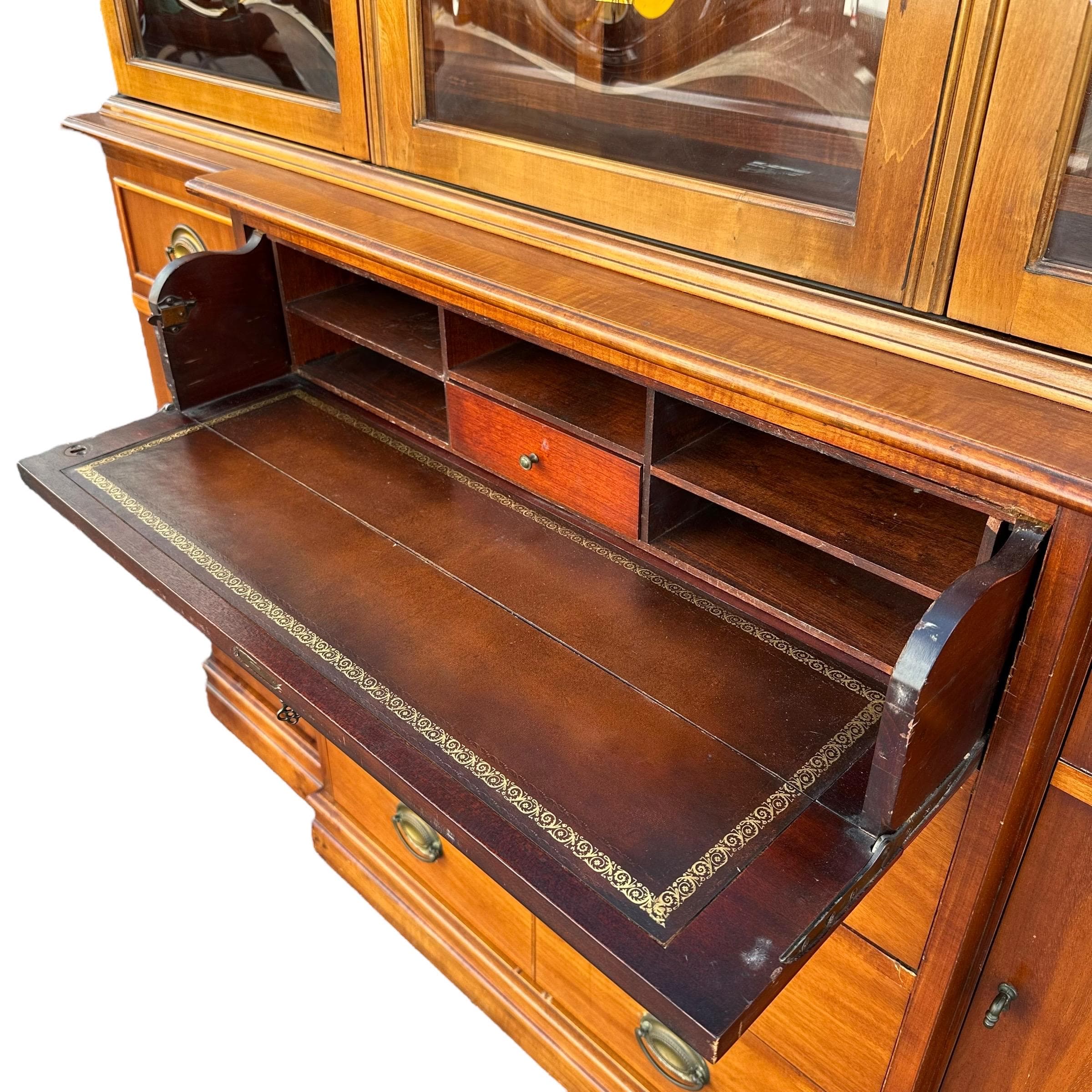 Vintage Cabinet with Gold Pagoda Bubble Glass Doors & Skeleton Key - Georgian Style Wood Butler’s Hutch Breakfront China Domed Display Case - Thumbnail 6