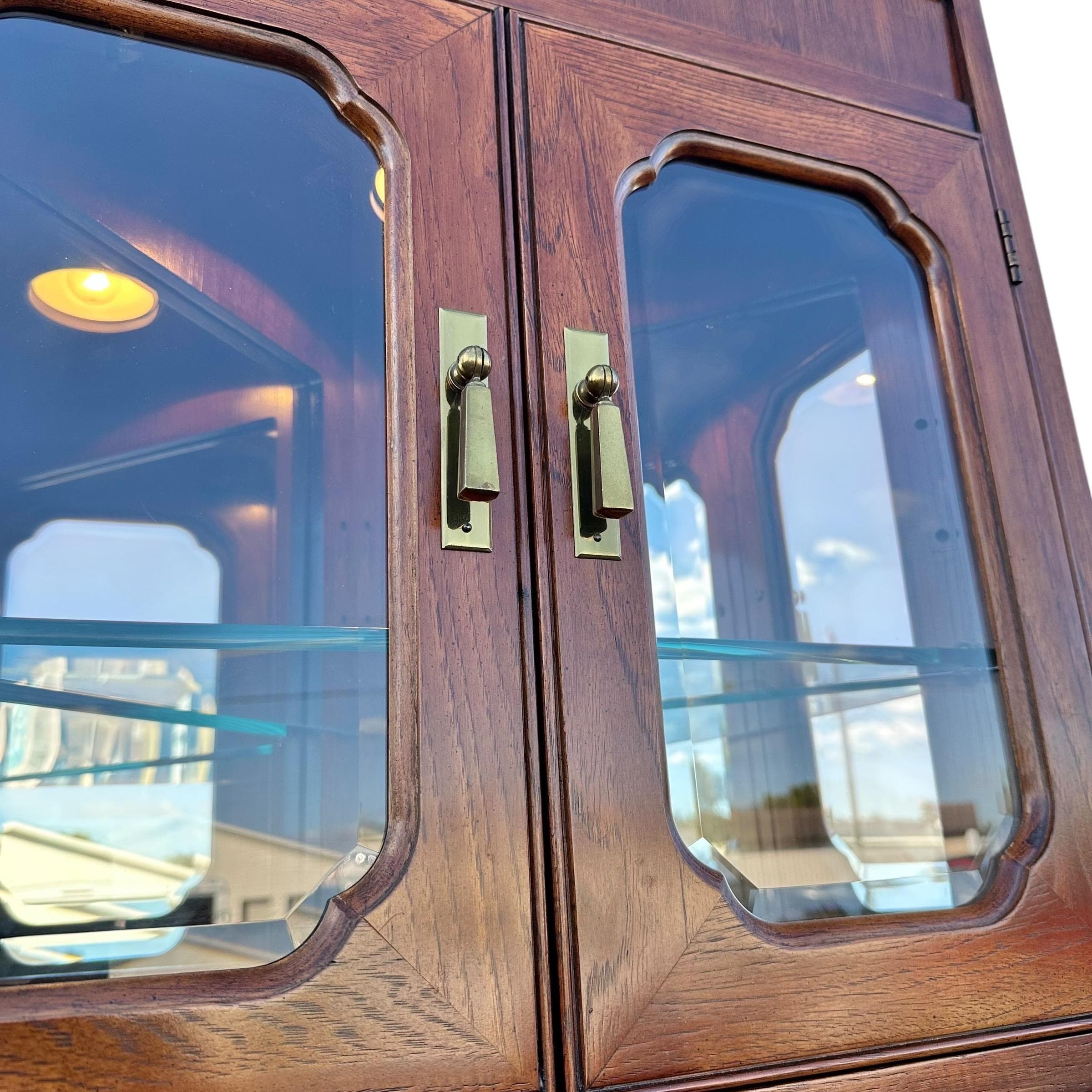 Set of 2 Lighted Corner Cabinets 79” Tall by Thomasville Mystique - Vintage Chinoiserie Asian Wood, Mirror Glass & Brass Display Cases - Thumbnail 5