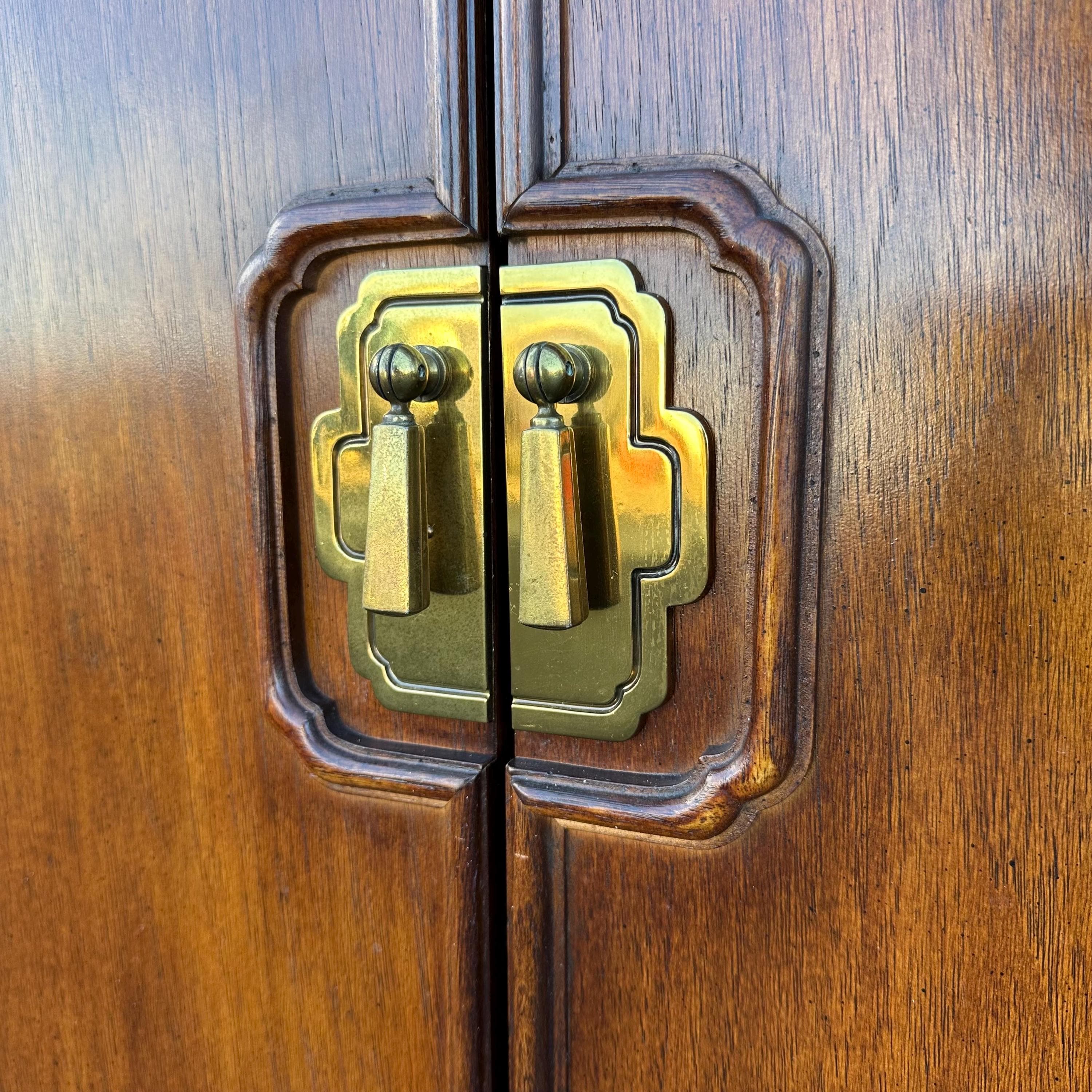 Set of 2 Lighted Corner Cabinets 79” Tall by Thomasville Mystique - Vintage Chinoiserie Asian Wood, Mirror Glass & Brass Display Cases - Thumbnail 16