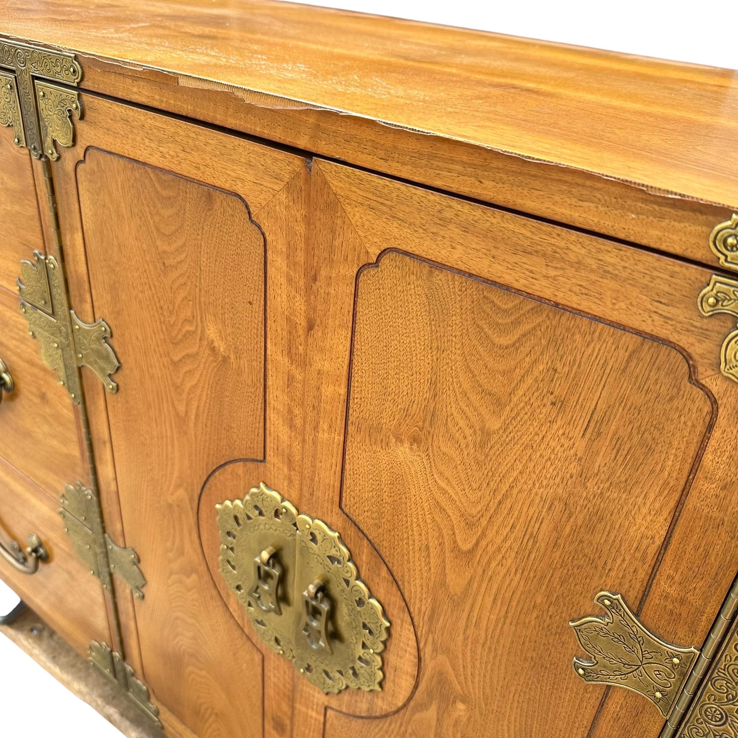 Vintage Henredon Chinoiserie Campaign Dresser Project 80” Long - Hollywood Regency Asian Style 9 Drawer Credenza - Thumbnail 7