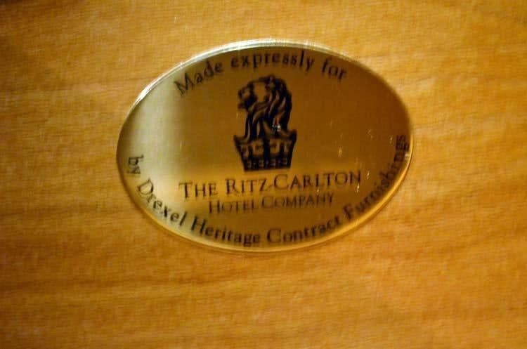Drexel Heritage Flame Mahogany 60" Georgian Credenza 'Made Expressly for the Ritz-Carlton Hotel' - Vintage Late 20th Century - Thumbnail 7