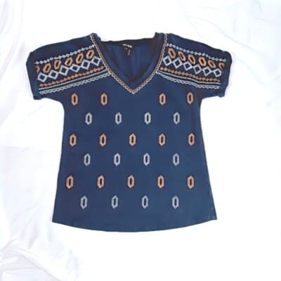 NIC & ZOE Navy Geometric Top V-Neck Cotton Size S Embroidered - Image 1