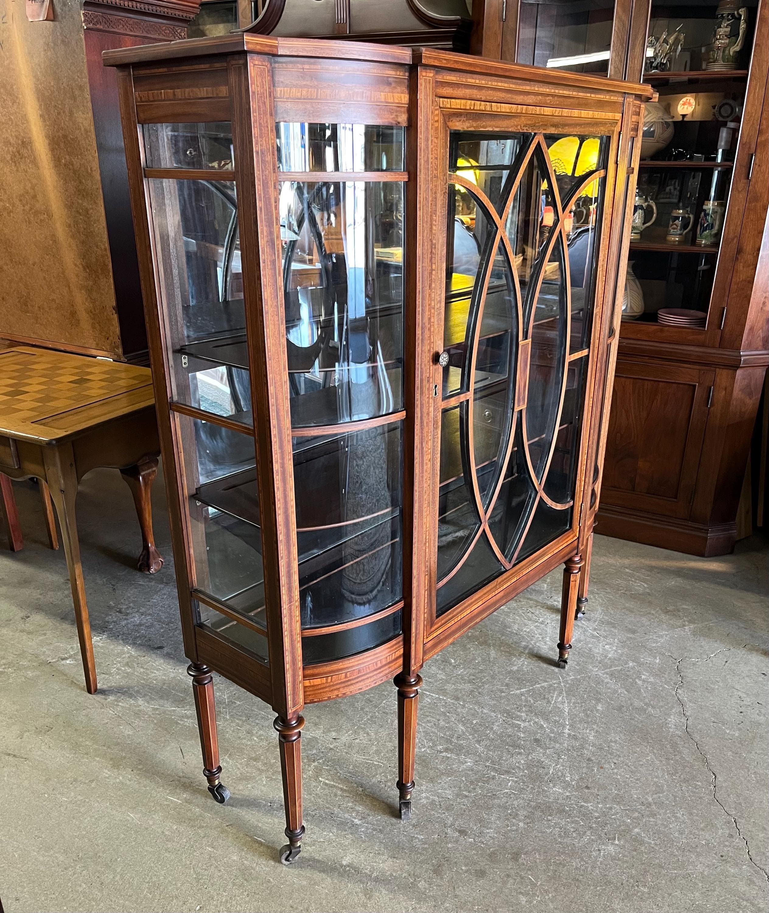 Antique Berkey and Gay Sheraton Style Cabinet - Thumbnail 4