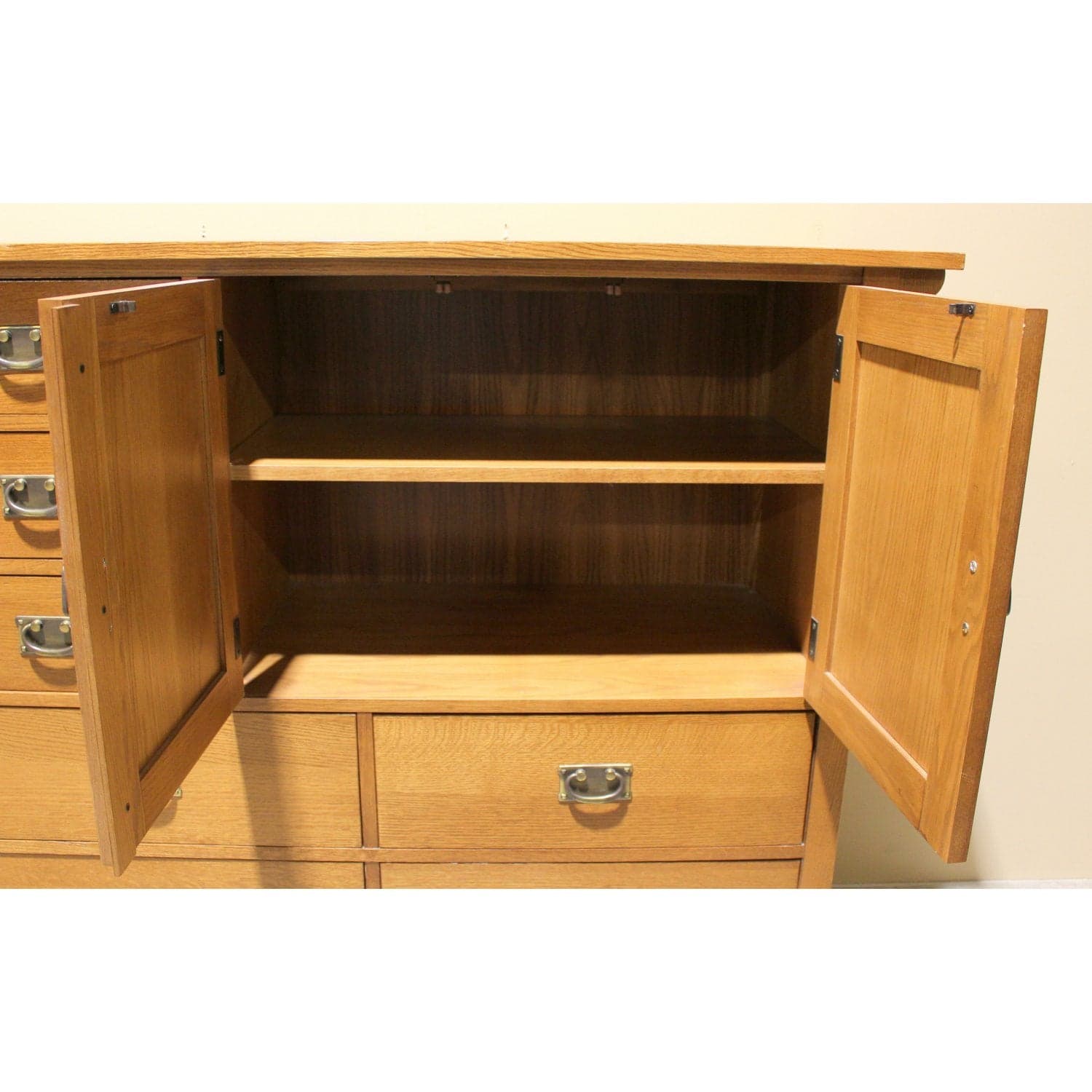 Bassett Mission Style Mule Dresser w/Cabinet - Thumbnail 5