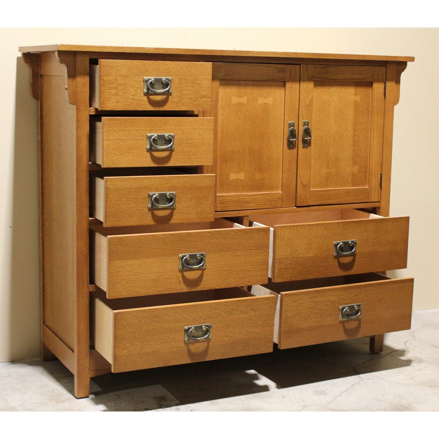 Bassett Mission Style Mule Dresser w/Cabinet - Thumbnail 3