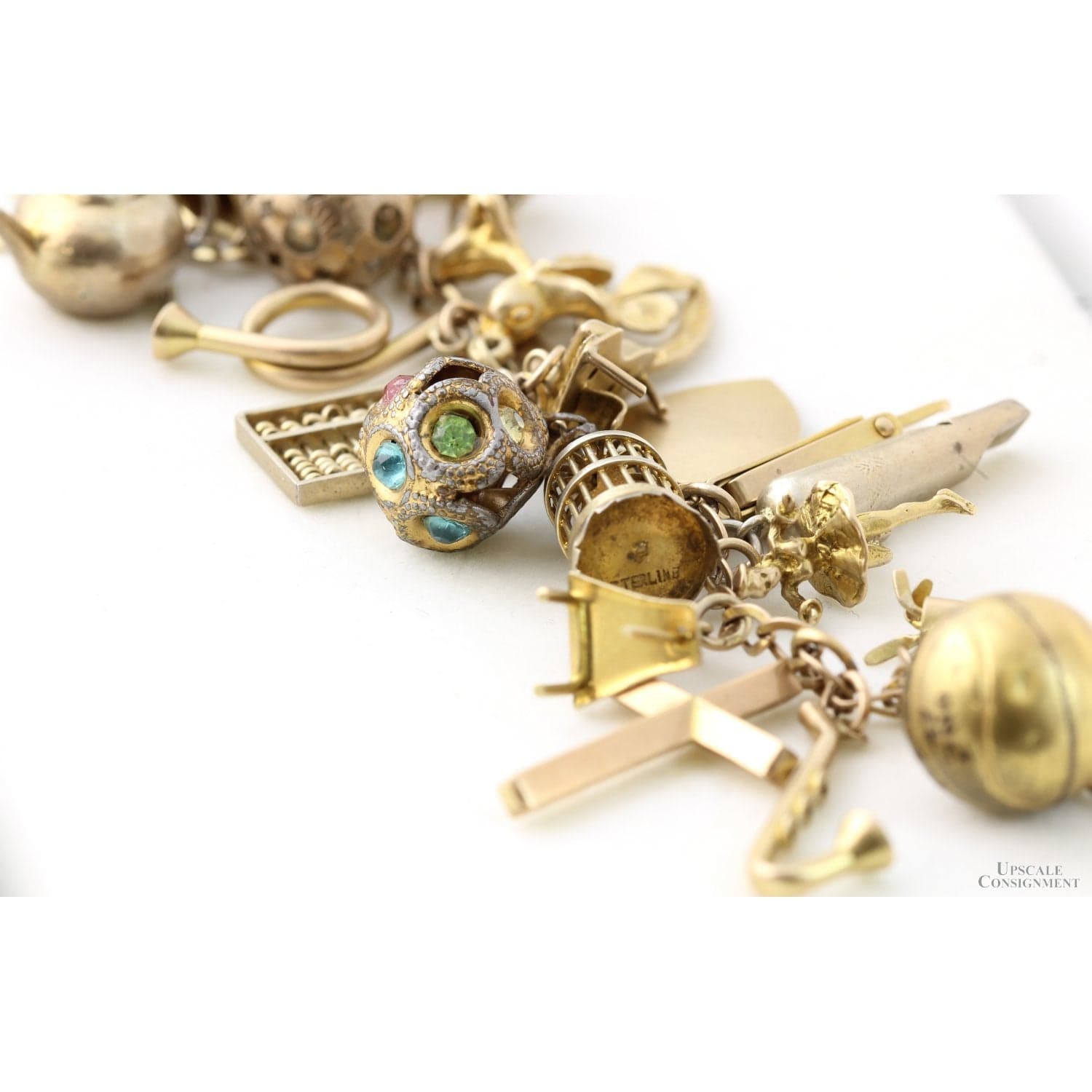 Vintage 10K Gold Charm Bracelet - 31 Charms c. 1960s - 6.25" length - Thumbnail 5