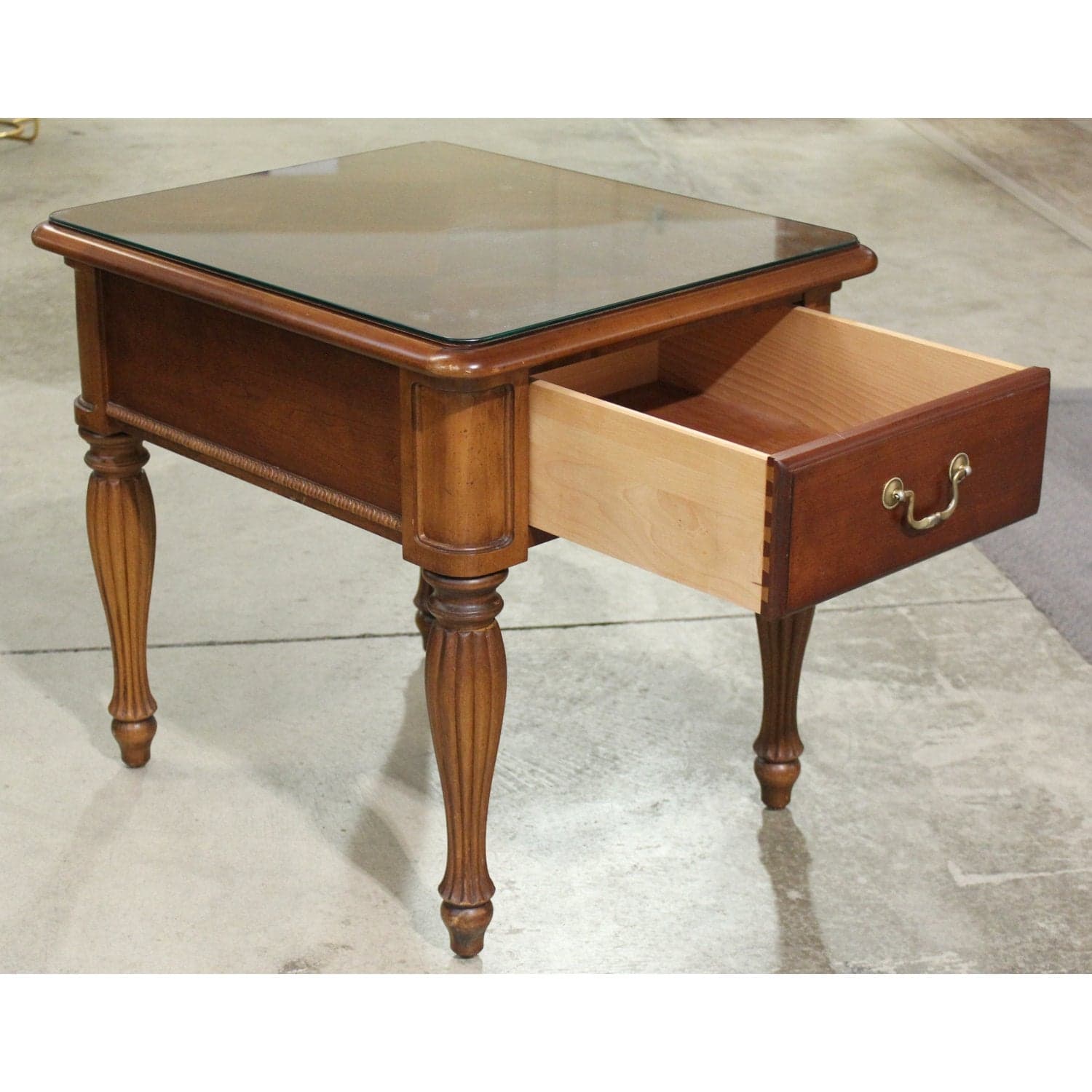 Thomasville End Table w/Protective Glass - Thumbnail 2
