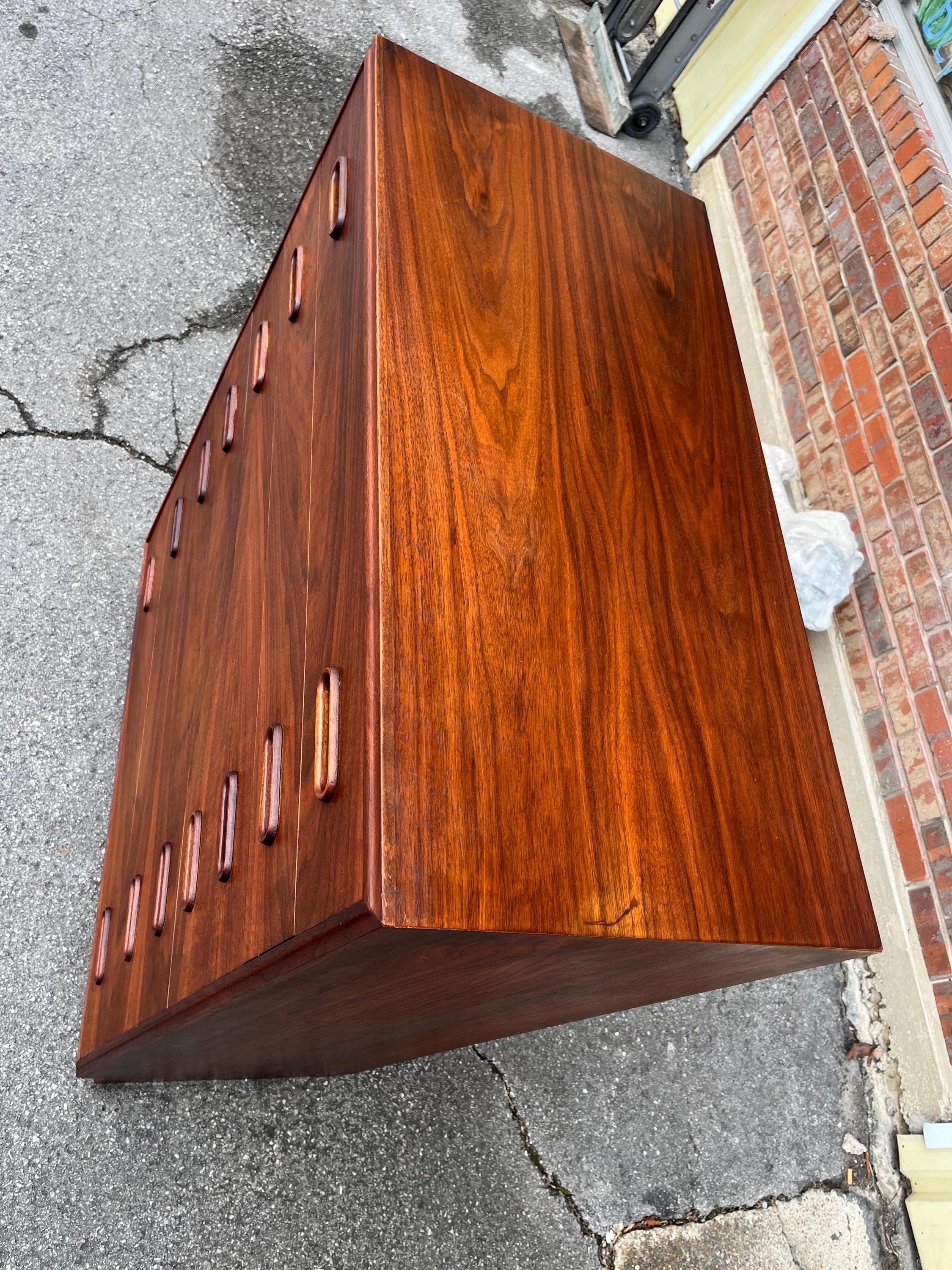 Founders MCM Walnut Chest of Drawers - Danish Style - Thumbnail 16