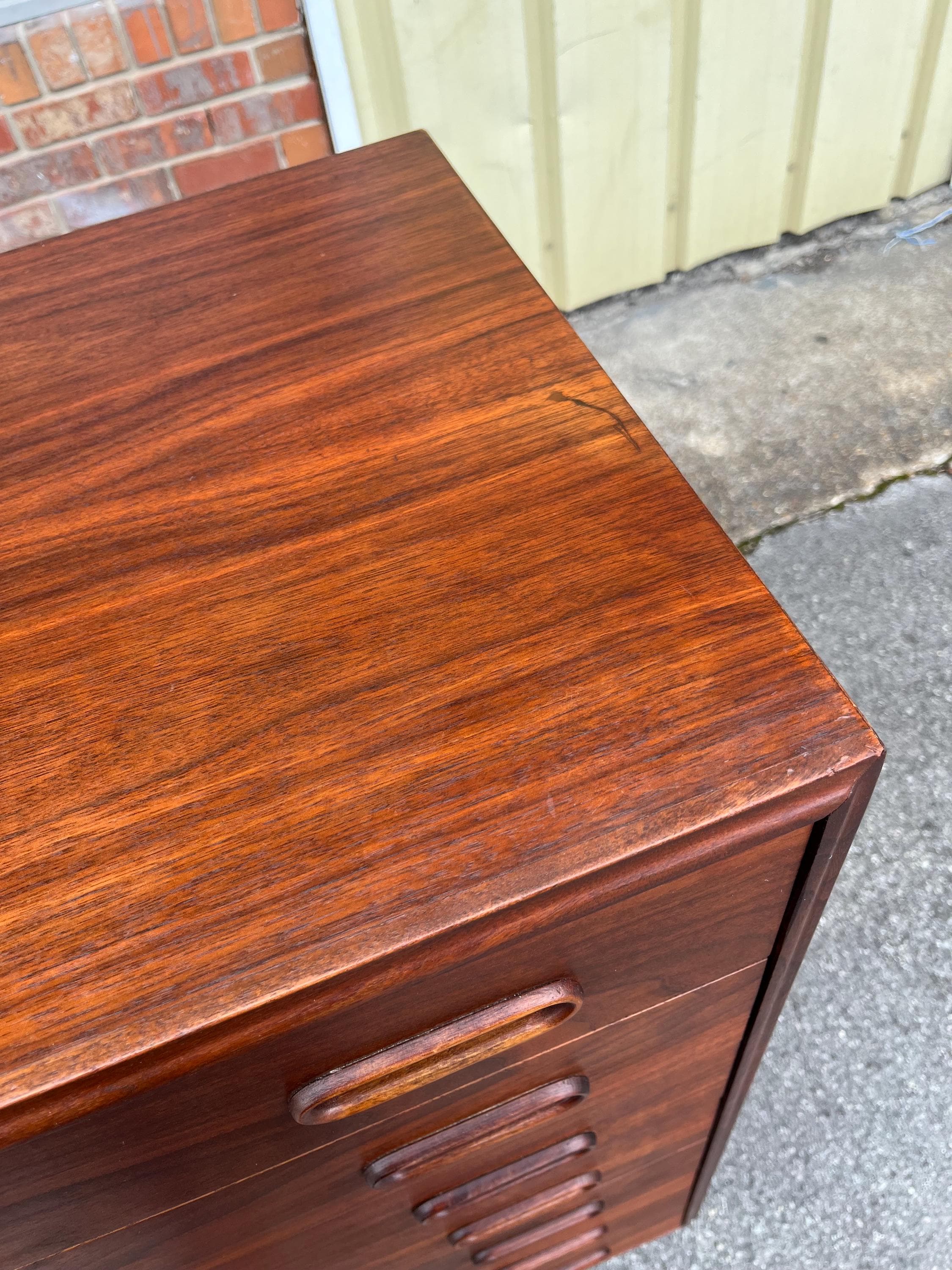 Founders MCM Walnut Chest of Drawers - Danish Style - Thumbnail 15