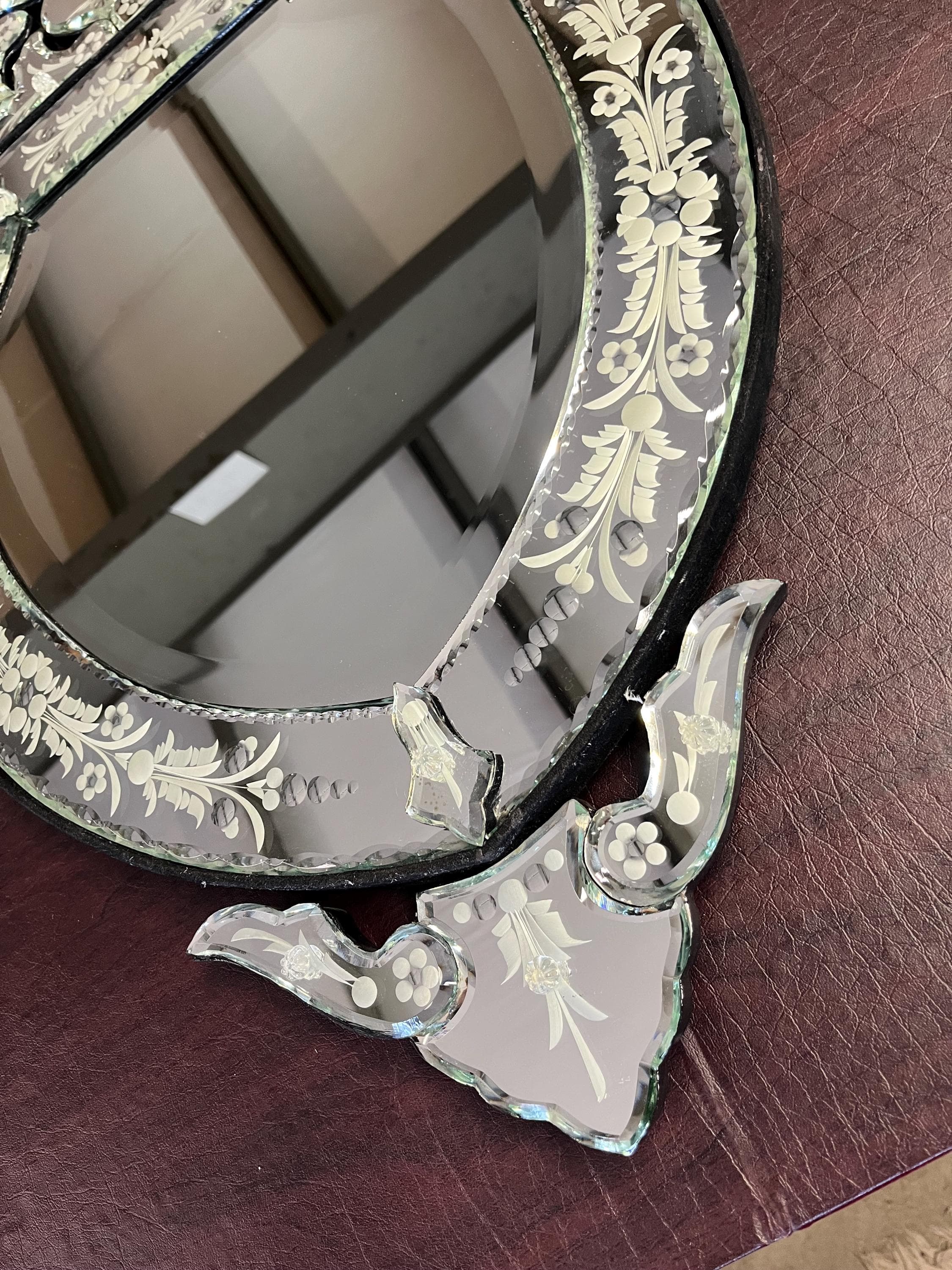 Venetian-Style Etched Glass Mirror With Beveled Crest - Thumbnail 9