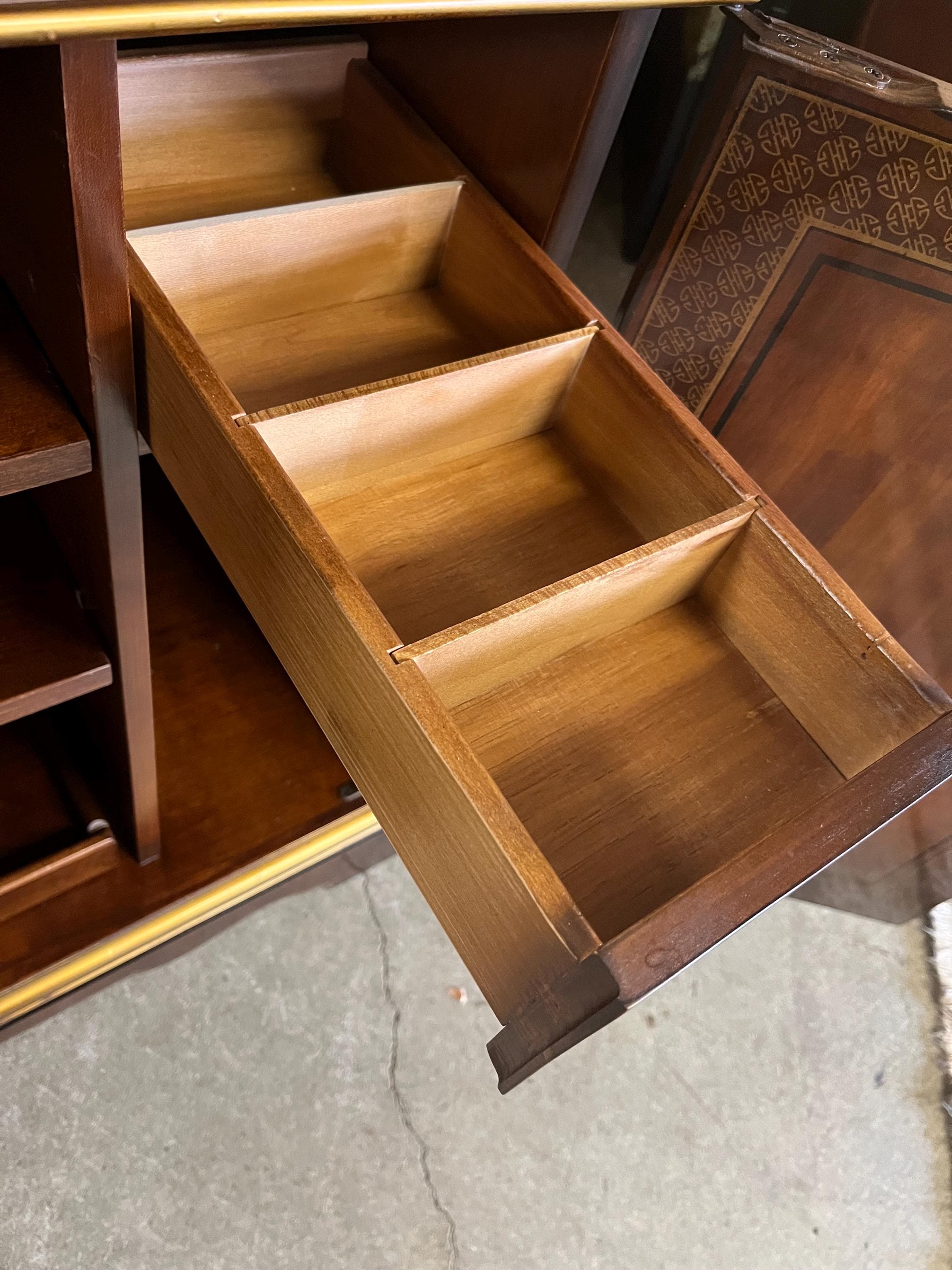 Drexel Heritage "Et Cetera" Cabinet - Thumbnail 4