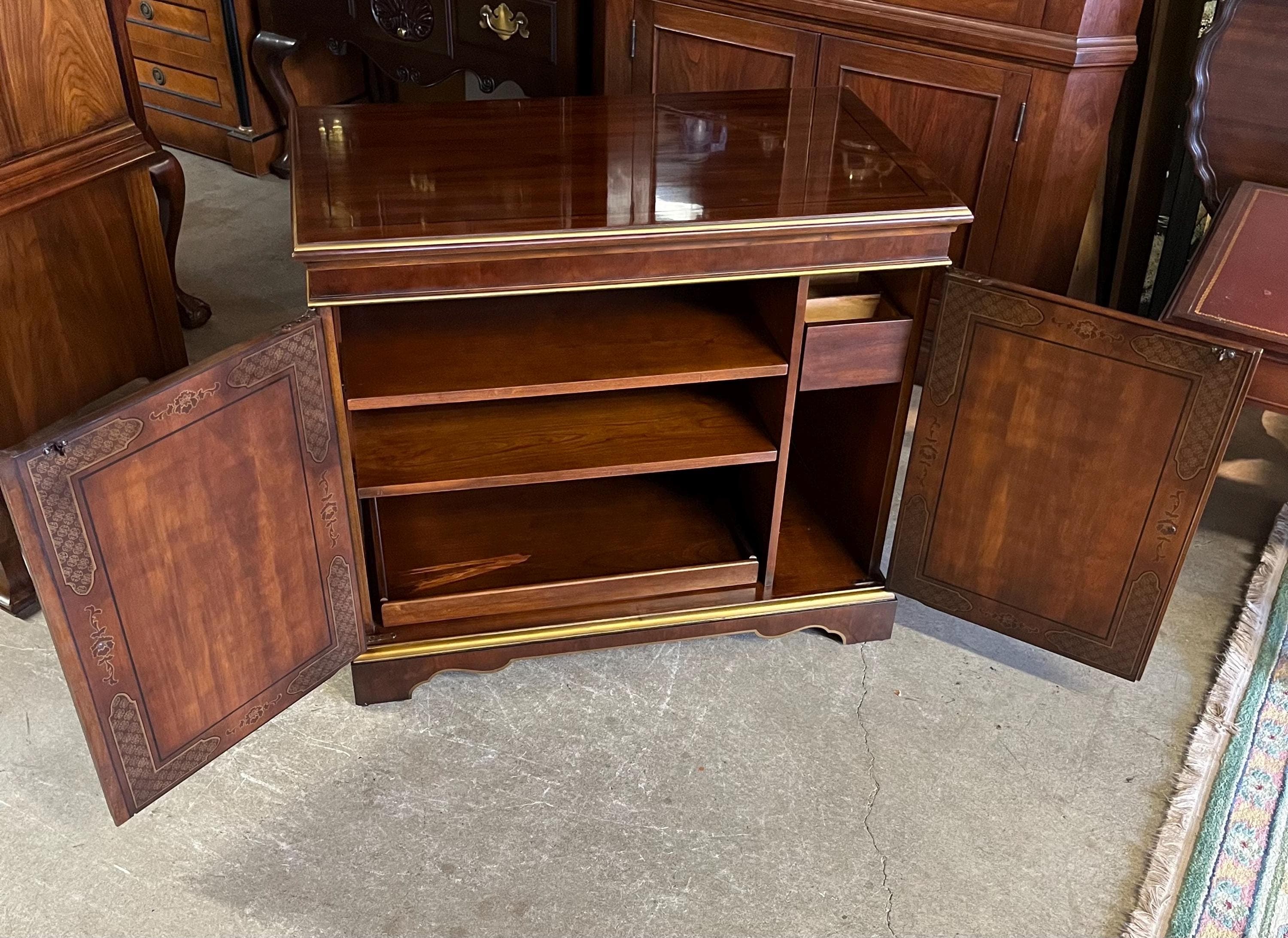 Drexel Heritage "Et Cetera" Cabinet - Thumbnail 13