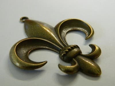 64MM Satin Smooth Bronze Fleur De Lis Statement Pendant- New Orleans Style - Thumbnail 3
