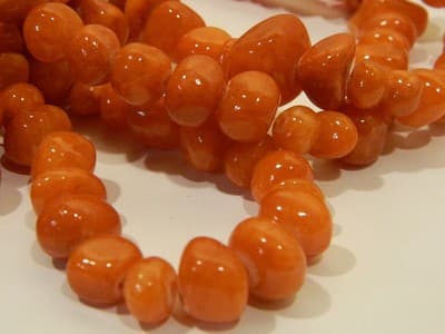 7-10MM Indian Red Candy Jade Gemstone Pebble Beads - Pebble Nugget Rich Color - Thumbnail 4