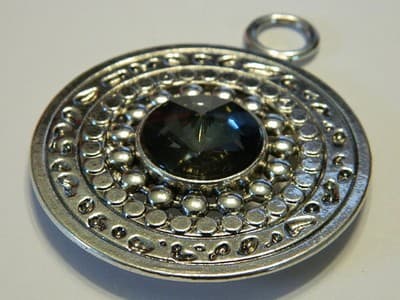 x 73MM Tibetan Style Round Silver Black Acrylic Rhinestone Necklace Pendant - - Image 1