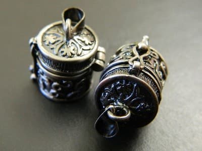 Anti-Silver Gray Brass Round Decorative Prayer Box Amulet Pendant - Round - Image 1