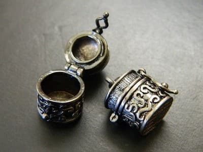 Anti-Silver Gray Brass Round Decorative Prayer Box Amulet Pendant - Round - Thumbnail 4